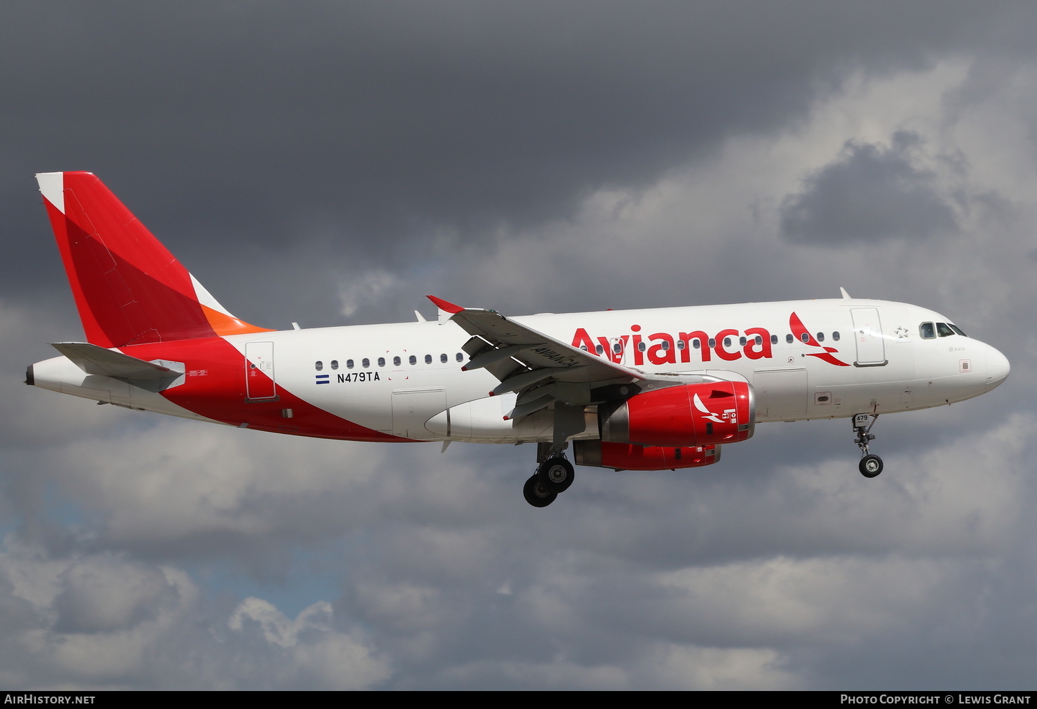 Aircraft Photo of N479TA | Airbus A319-132 | Avianca | AirHistory.net #270183