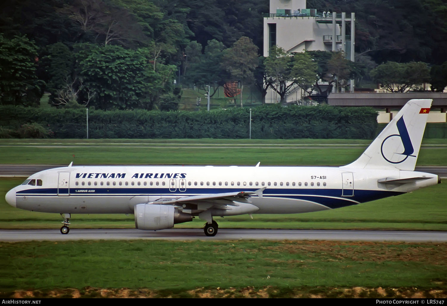 Aircraft Photo of S7-ASI | Airbus A320-214 | Vietnam Airlines | AirHistory.net #270253