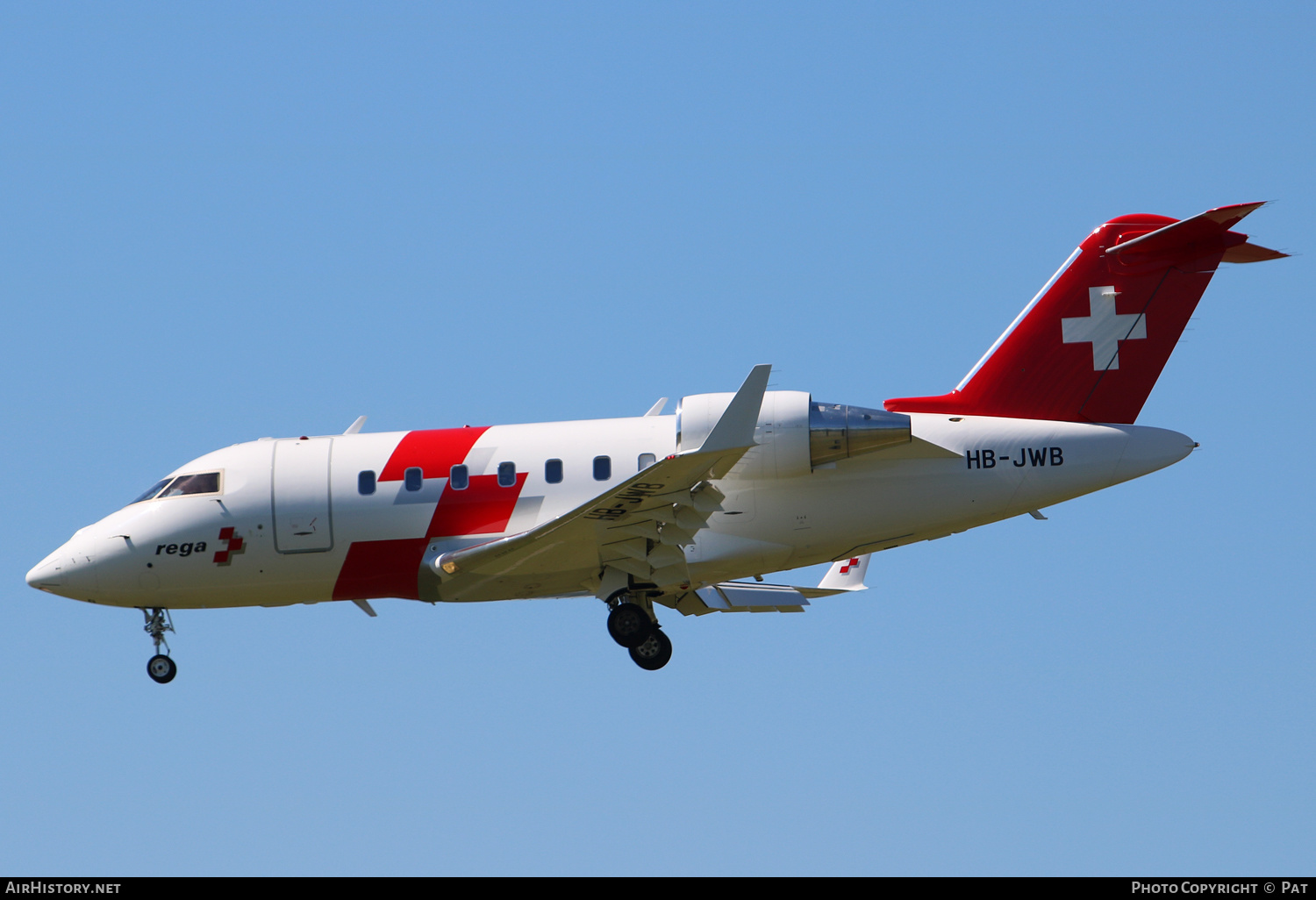 Aircraft Photo of HB-JWB | Bombardier Challenger 650 (CL-600-2B16) | REGA - Swiss Air Ambulance | AirHistory.net #270268