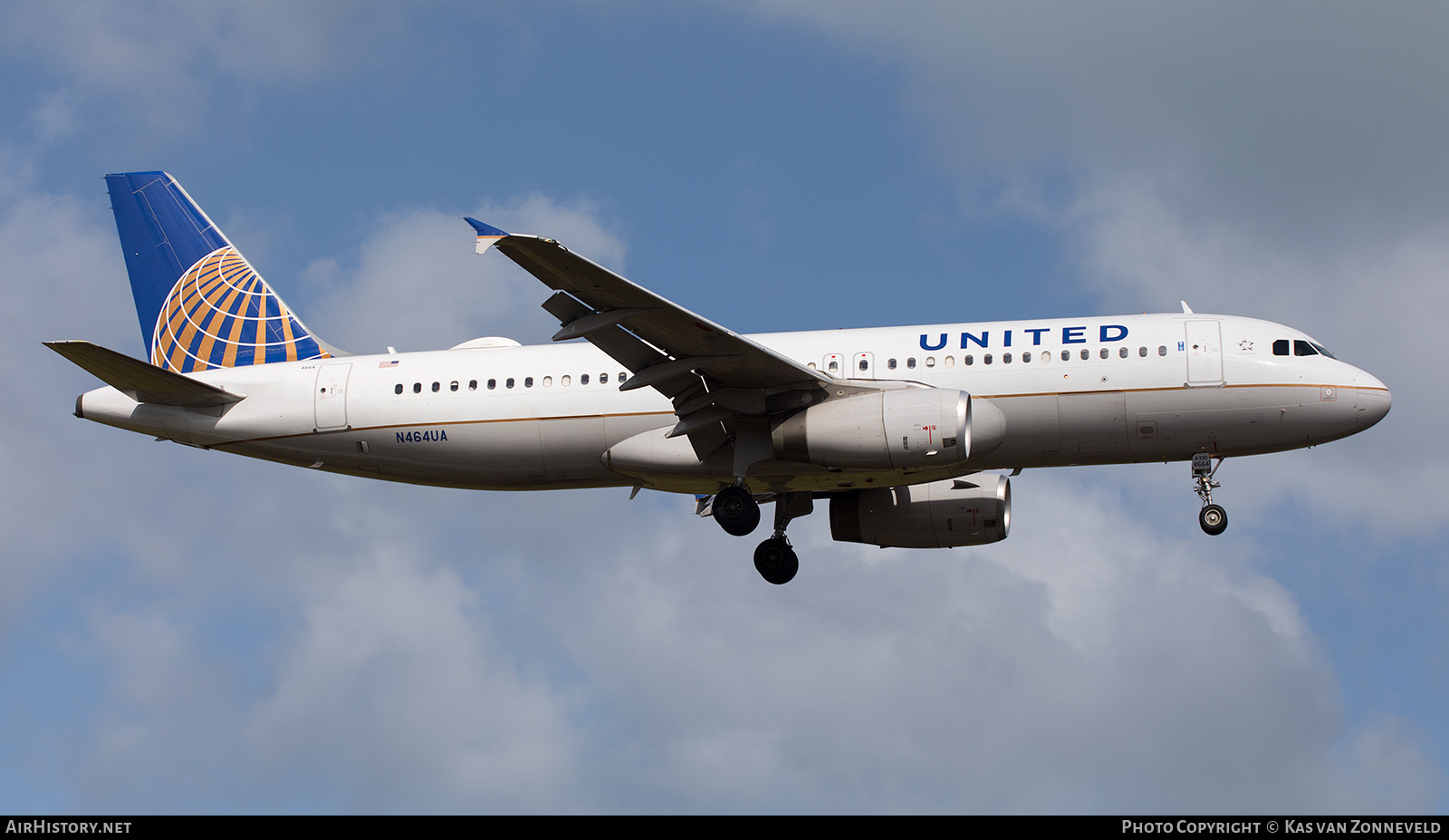 Aircraft Photo of N464UA | Airbus A320-232 | United Airlines | AirHistory.net #270318