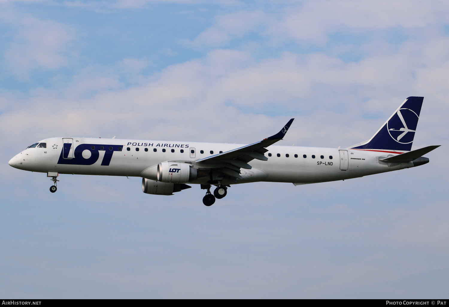 Aircraft Photo of SP-LND | Embraer 195LR (ERJ-190-200LR) | LOT Polish Airlines - Polskie Linie Lotnicze | AirHistory.net #270441