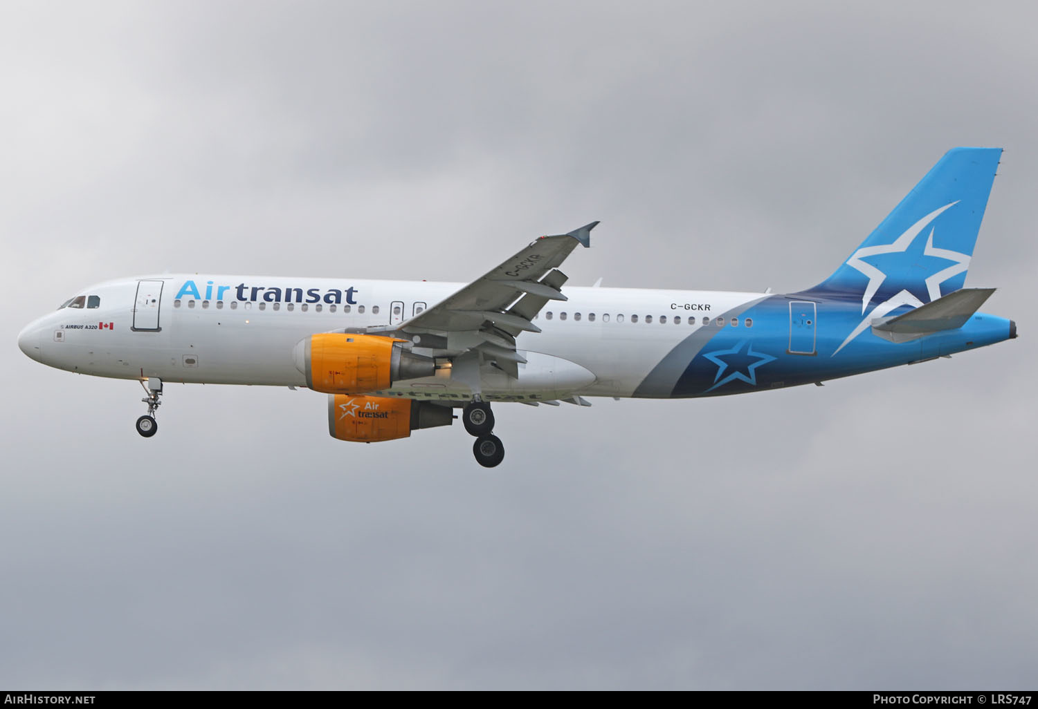 Aircraft Photo of C-GCKR | Airbus A320-212 | Air Transat | AirHistory.net #270452