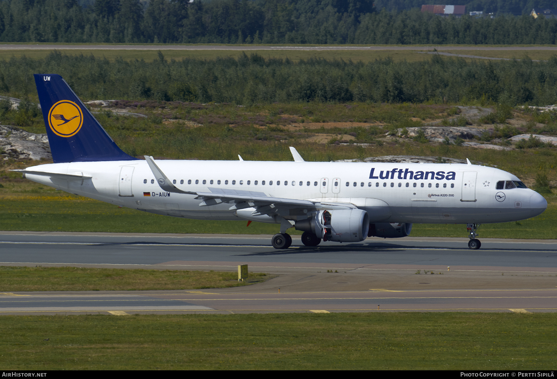 Aircraft Photo of D-AIUW | Airbus A320-214 | Lufthansa | AirHistory.net #270490
