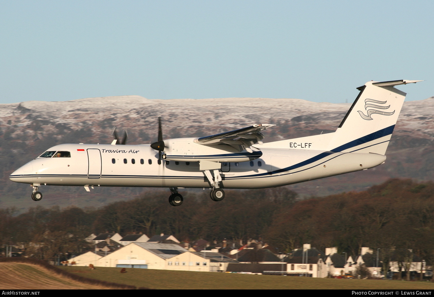 Aircraft Photo of EC-LFF | Bombardier DHC-8-315Q Dash 8 | Travira Air | AirHistory.net #270752