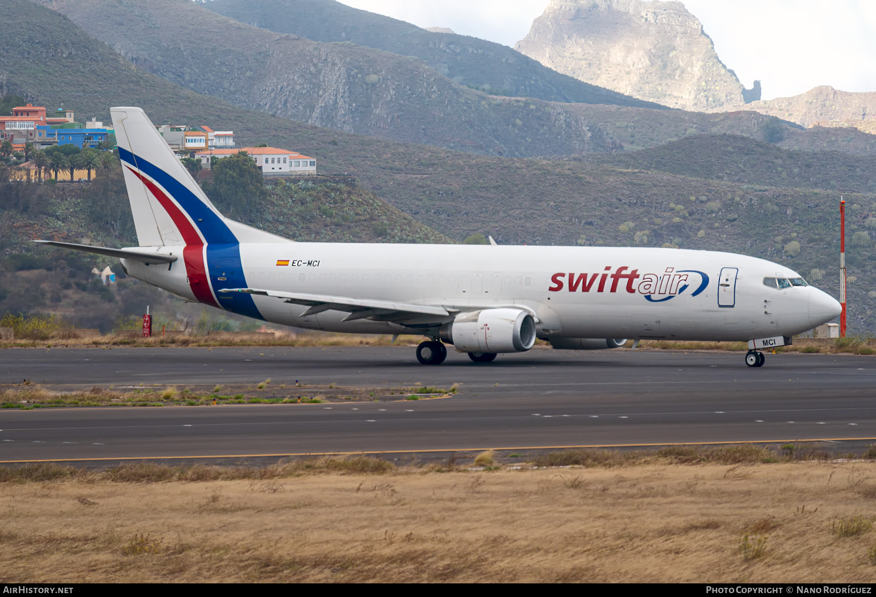 Aircraft Photo of EC-MCI | Boeing 737-4Q8(SF) | Swiftair | AirHistory.net #270788