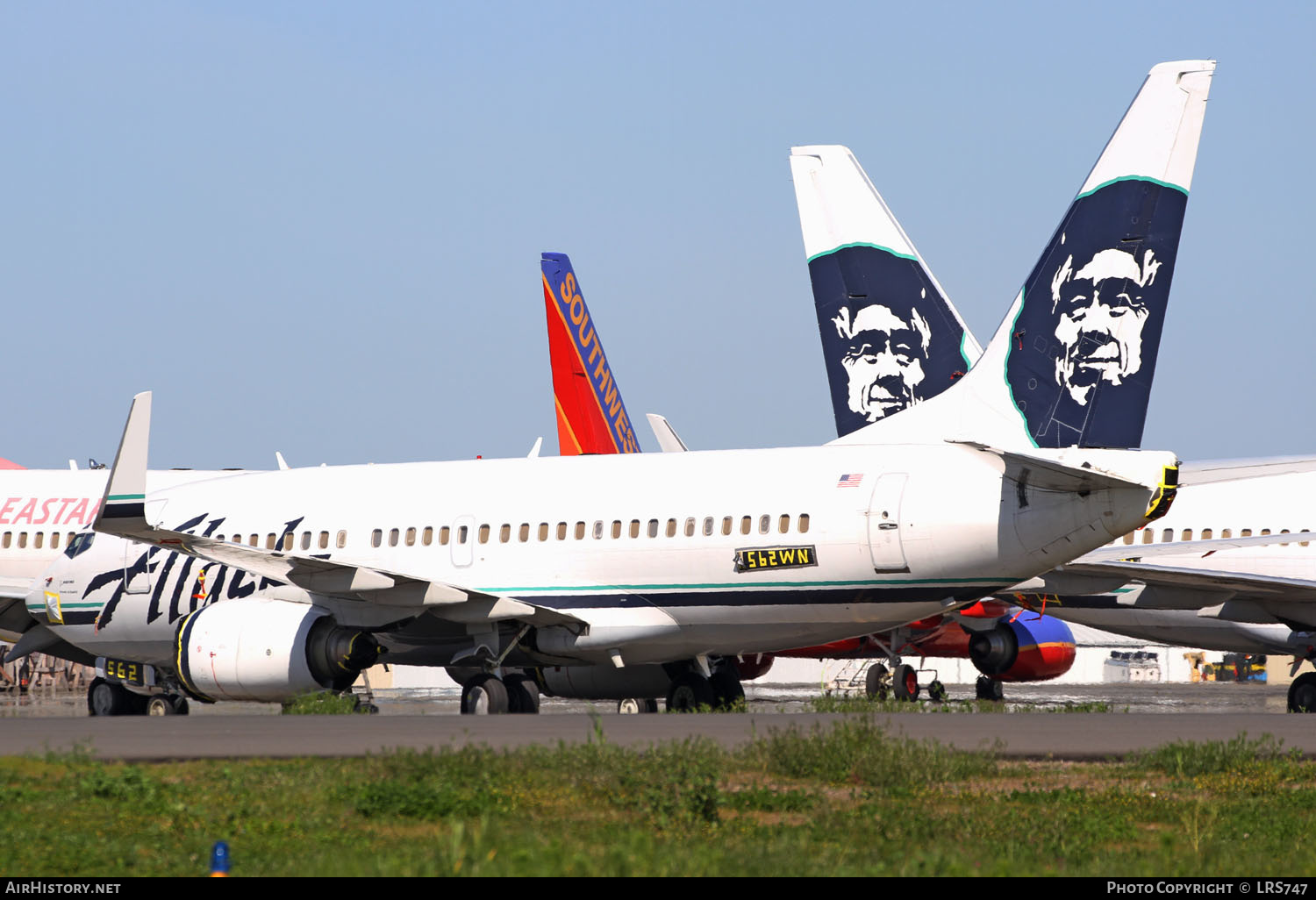 Aircraft Photo of N562WN | Boeing 737-790 | Alaska Airlines | AirHistory.net #270942