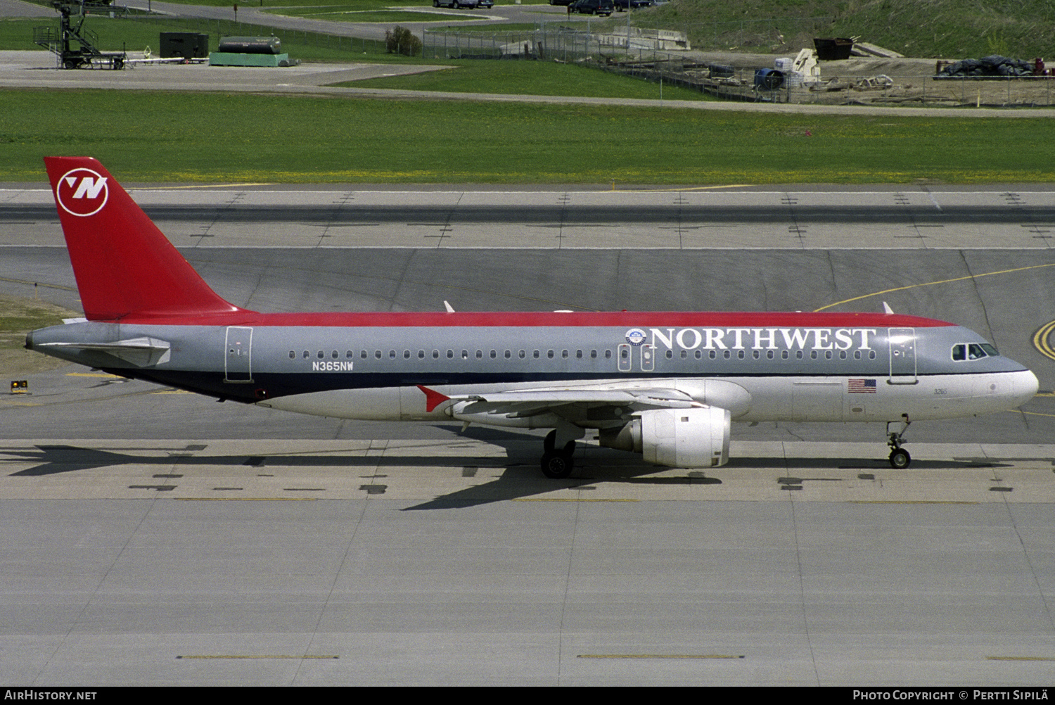 Aircraft Photo of N365NW | Airbus A320-212 | Northwest Airlines | AirHistory.net #270968