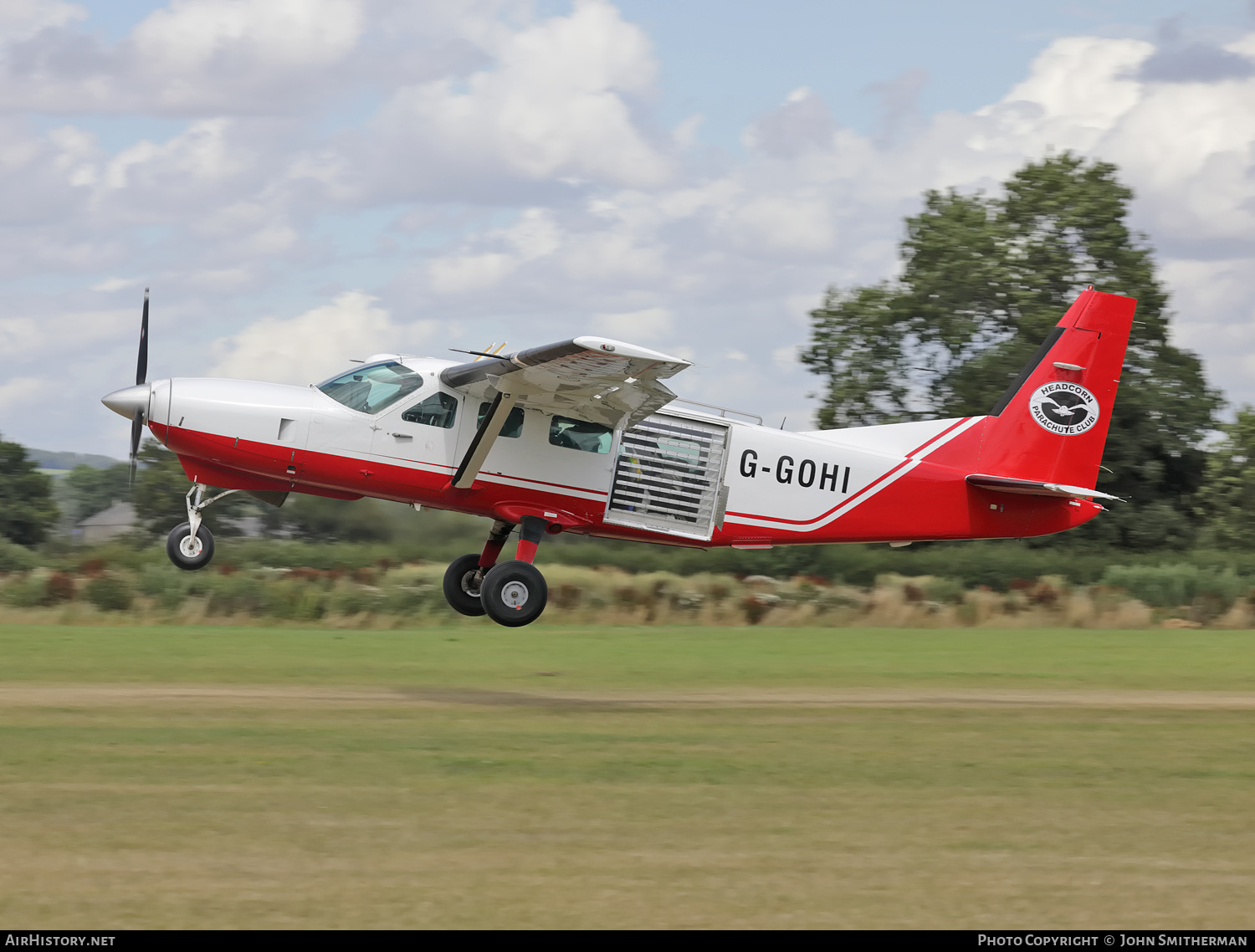Aircraft Photo of G-GOHI | Cessna 208 Caravan I | Headcorn Parachute Club | AirHistory.net #271385