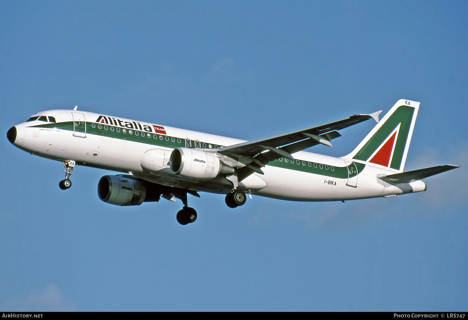 Aircraft Photo of I-BIKA | Airbus A320-214 | Alitalia | AirHistory.net #271404