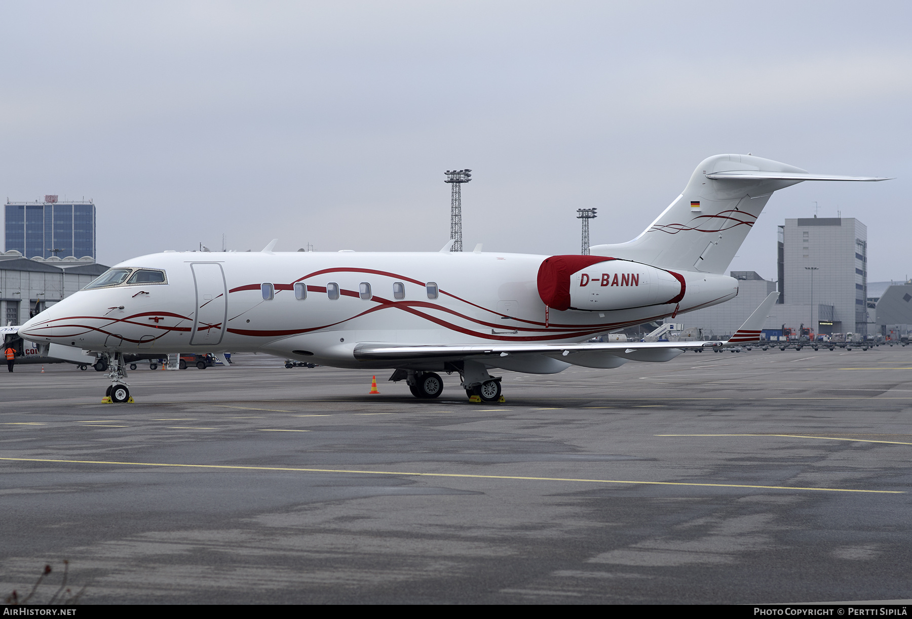 Aircraft Photo of D-BANN | Bombardier Challenger 300 (BD-100-1A10) | AirHistory.net #271414