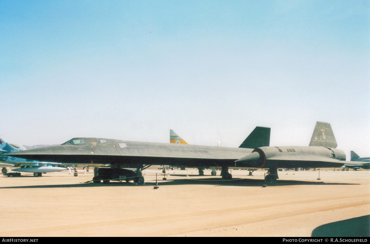 Aircraft Photo of 61-7975 / 17975 | Lockheed SR-71A Blackbird | USA - Air Force | AirHistory.net #271567