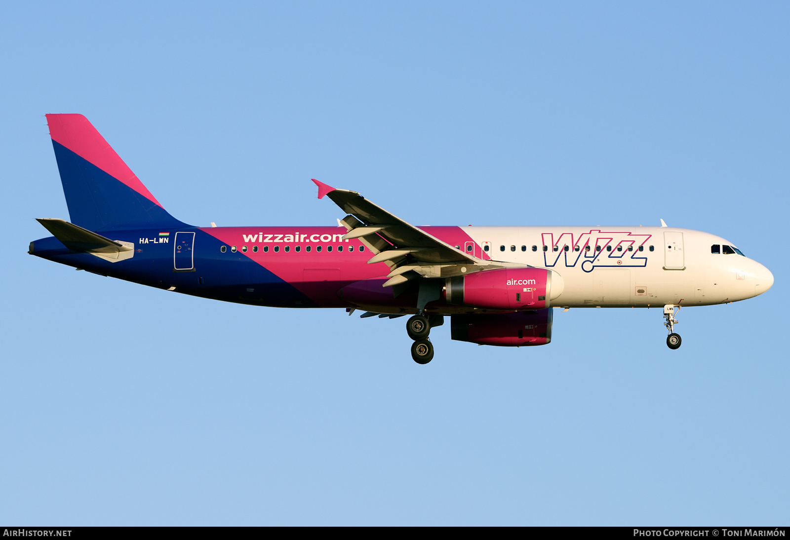 Aircraft Photo of HA-LWN | Airbus A320-232 | Wizz Air | AirHistory.net #271582