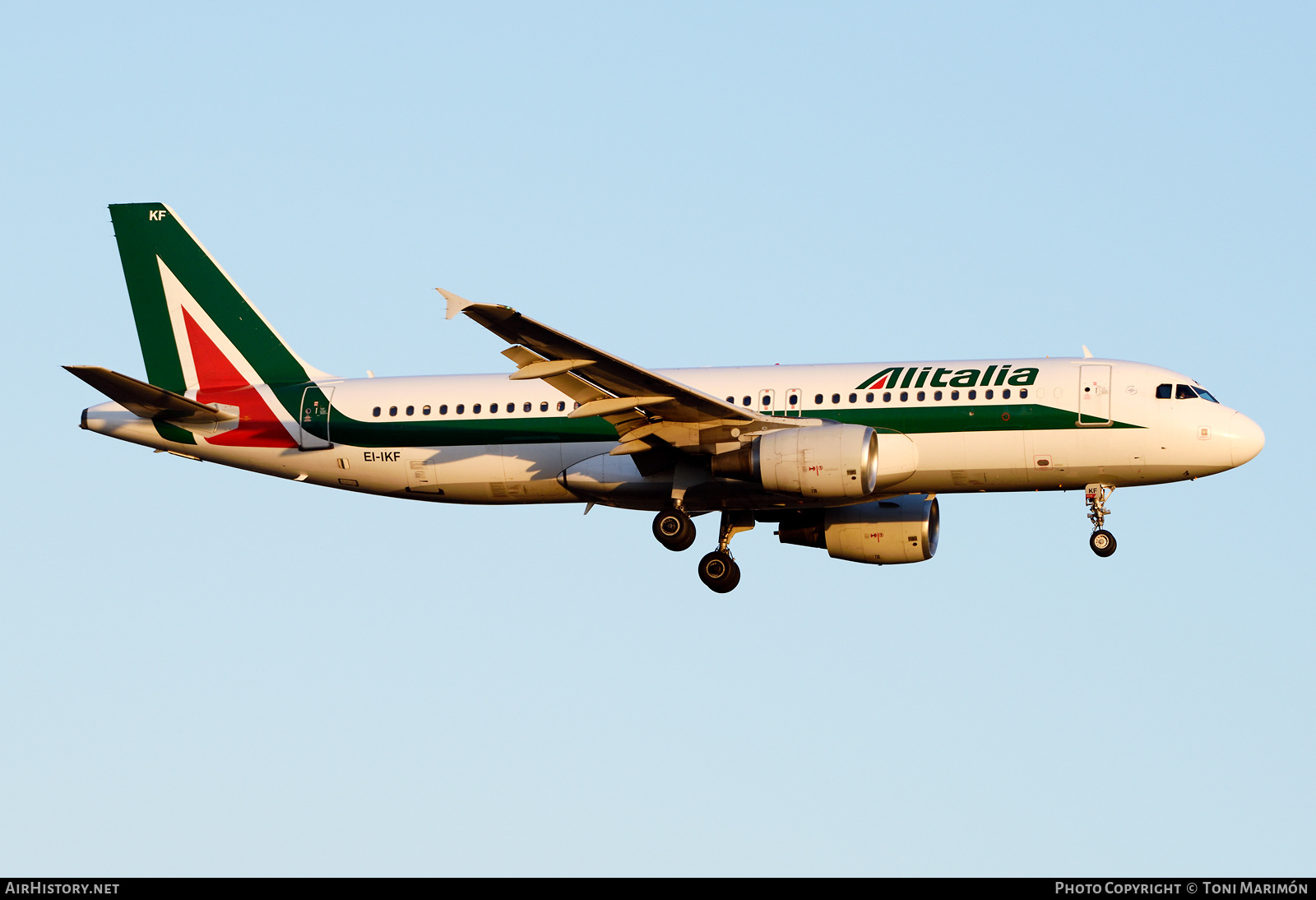 Aircraft Photo of EI-IKF | Airbus A320-214 | Alitalia | AirHistory.net #271587