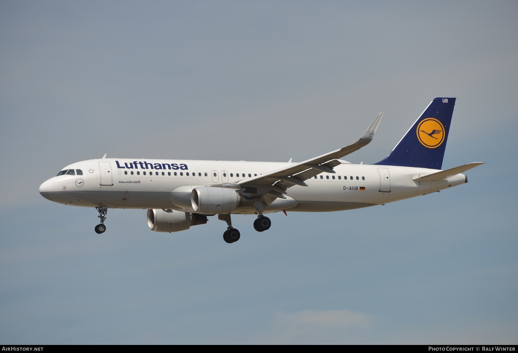 Aircraft Photo of D-AIUB | Airbus A320-214 | Lufthansa | AirHistory.net #271630
