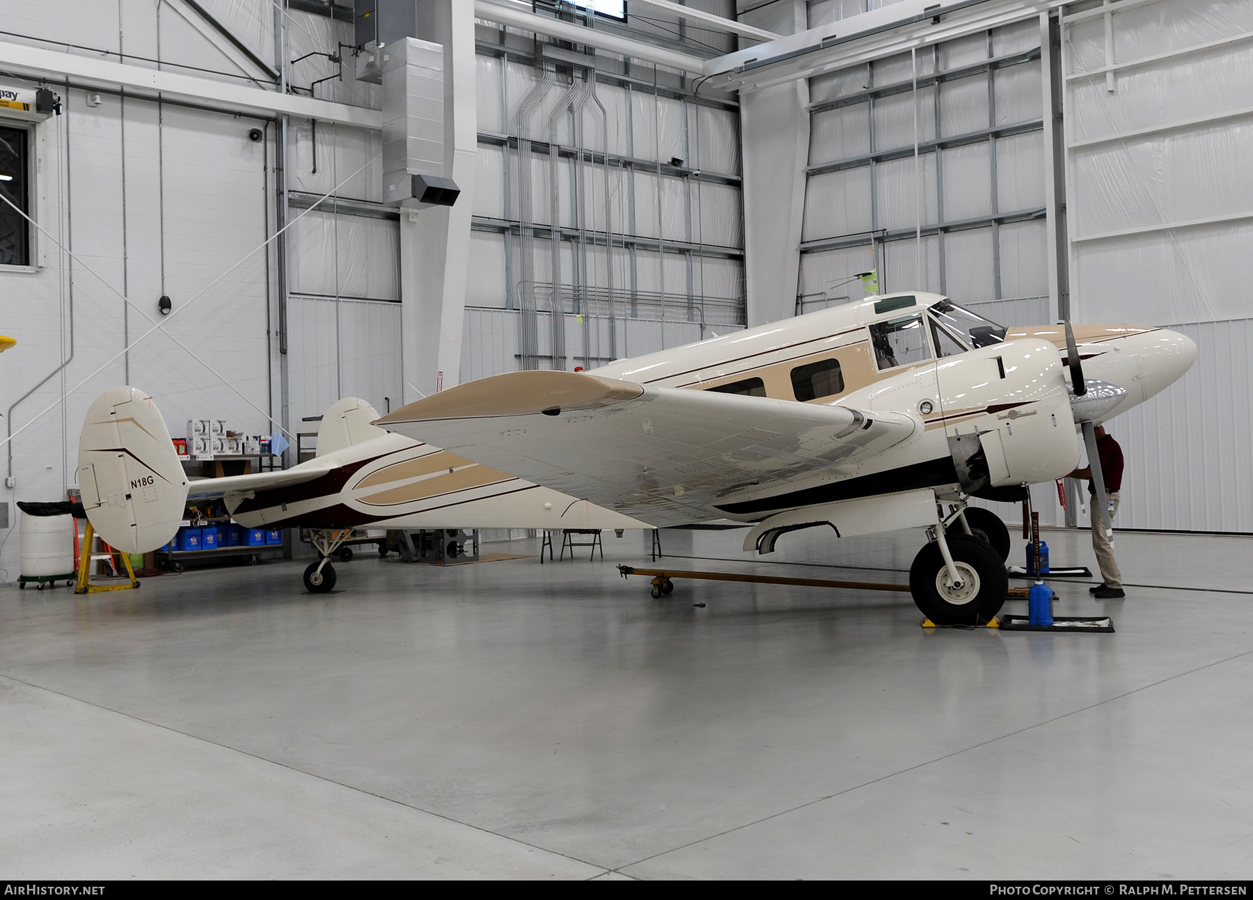 Aircraft Photo of N18G | Beech G18S | AirHistory.net #271708