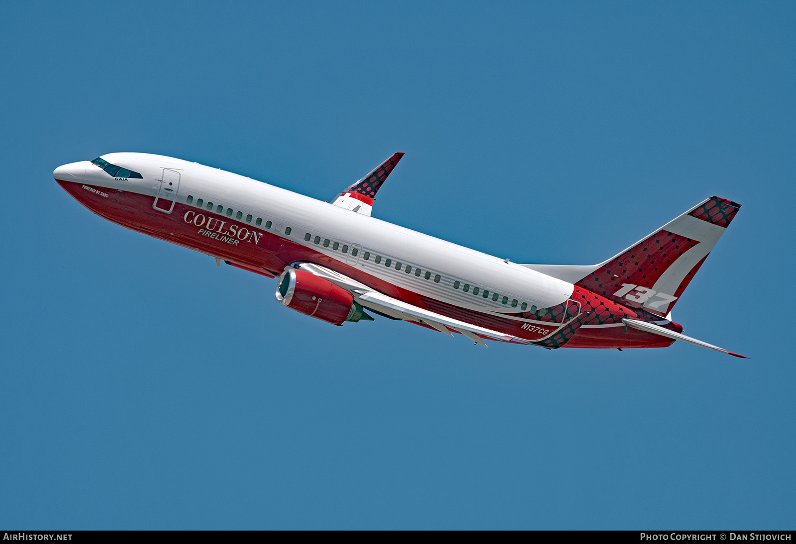 Aircraft Photo of N137CG | Boeing 737-3H4/AT | Coulson Flying Tankers | AirHistory.net #271795