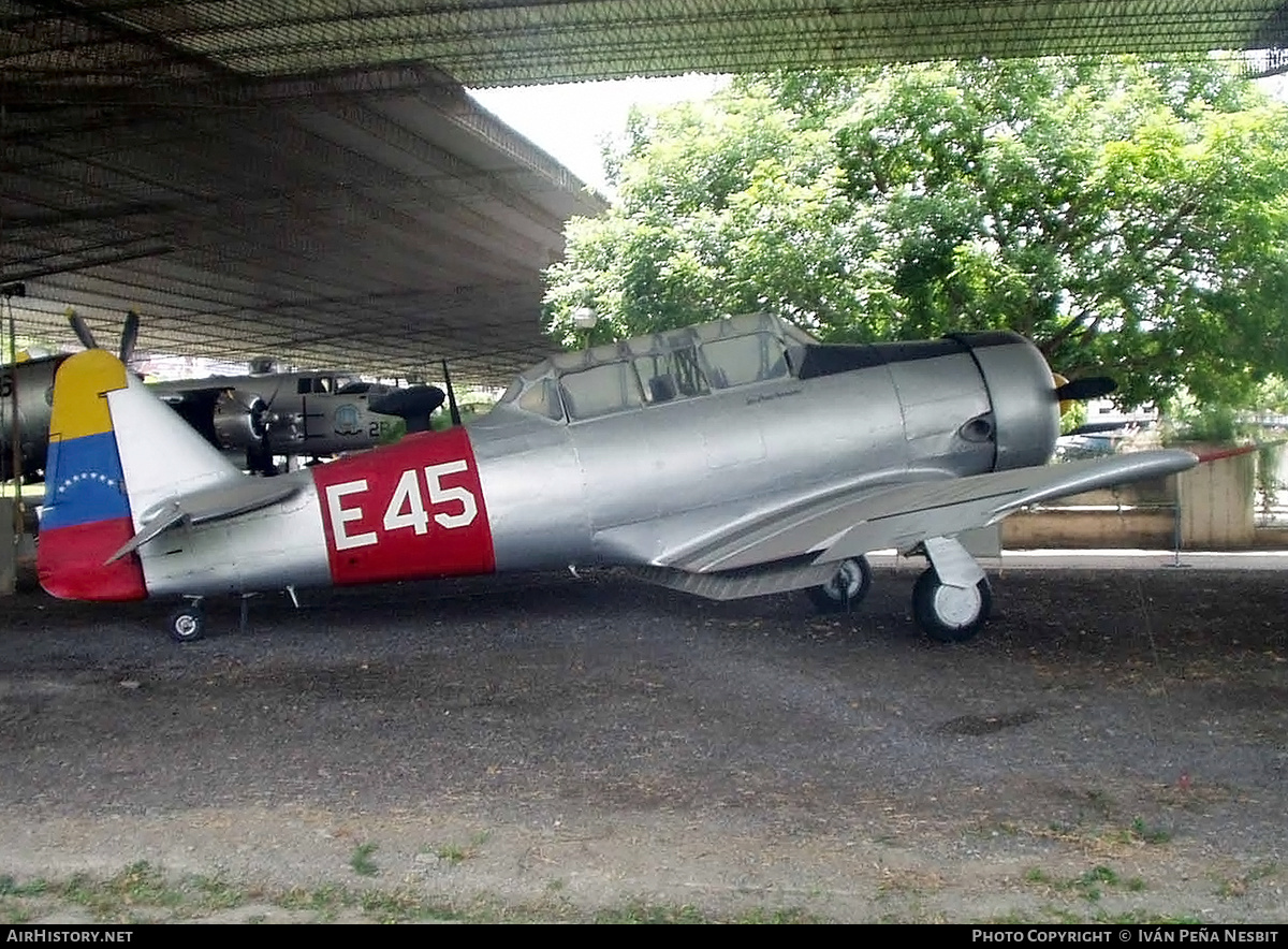 Aircraft Photo of E45 | North American AT-6A Texan | Venezuela - Air Force | AirHistory.net #271884