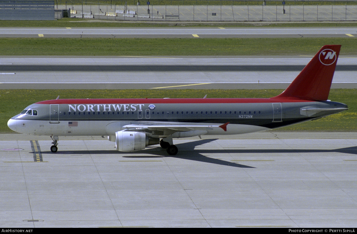 Aircraft Photo of N372NW | Airbus A320-212 | Northwest Airlines | AirHistory.net #271922