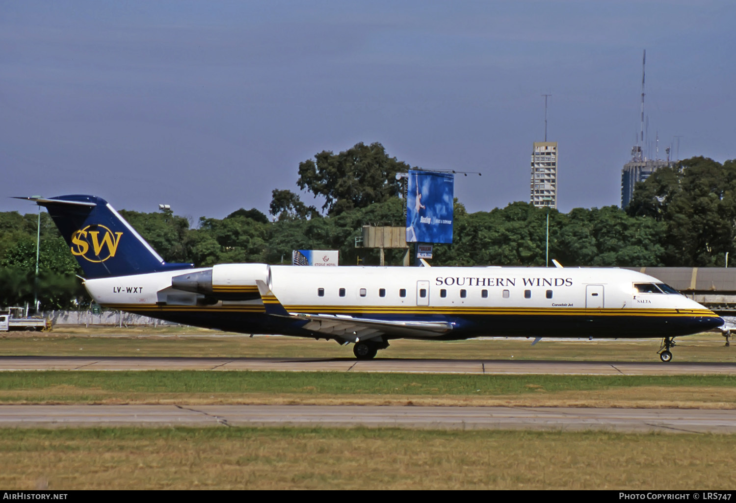 Aircraft Photo of LV-WXT | Canadair CRJ-100LR (CL-600-2B19) | Southern Winds | AirHistory.net #271951