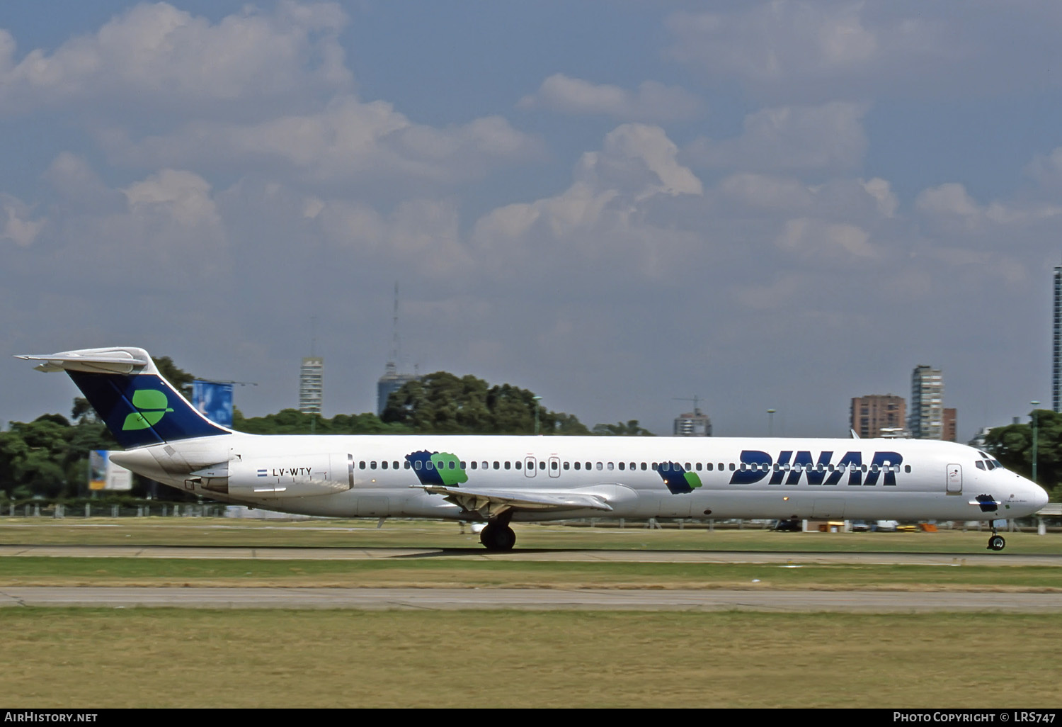 Aircraft Photo of LV-WTY | McDonnell Douglas MD-81 (DC-9-81) | Dinar Líneas Aéreas | AirHistory.net #271957