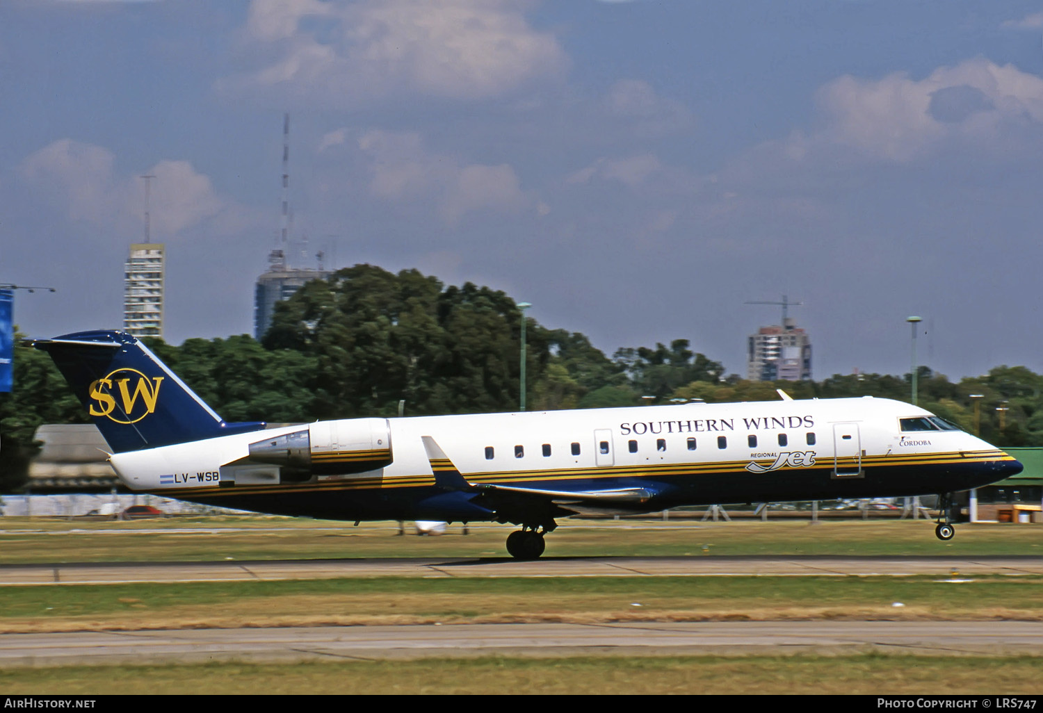 Aircraft Photo of LV-WSB | Canadair CRJ-200LR (CL-600-2B19) | Southern Winds | AirHistory.net #271969