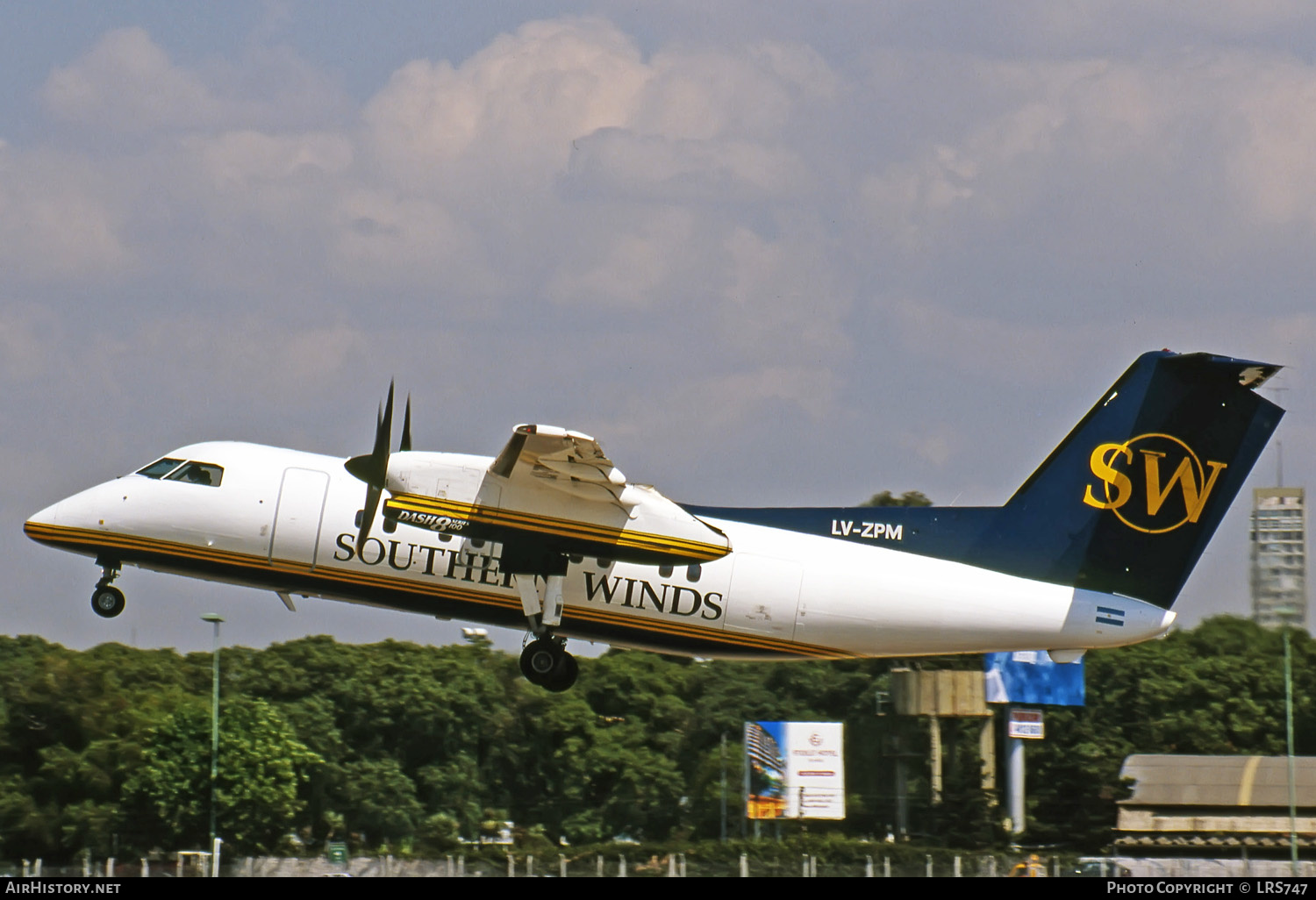 Aircraft Photo of LV-ZPM | De Havilland Canada DHC-8-102A Dash 8 | Southern Winds | AirHistory.net #271975