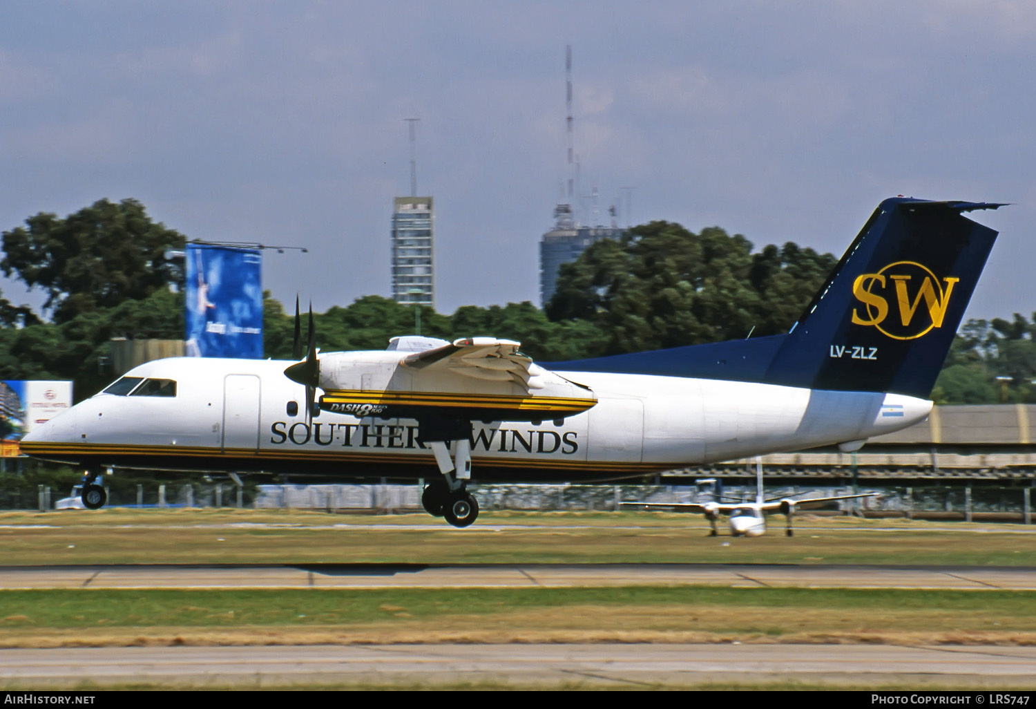 Aircraft Photo of LV-ZLZ | De Havilland Canada DHC-8-102A Dash 8 | Southern Winds | AirHistory.net #271979