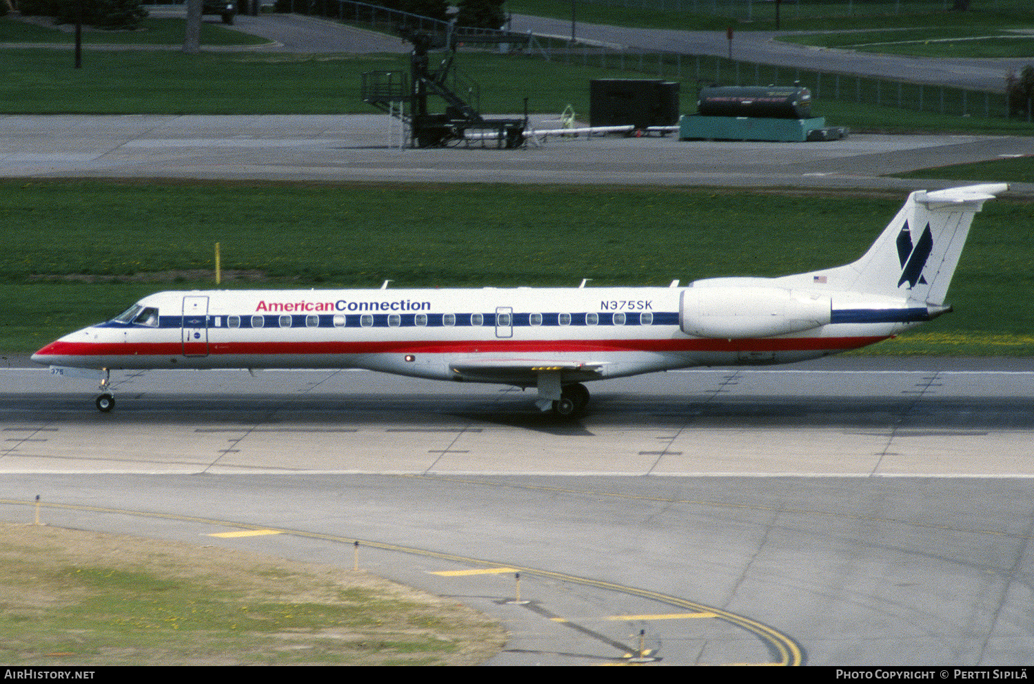Aircraft Photo of N375SK | Embraer ERJ-140LR (EMB-135KL) | American Connection | AirHistory.net #272024