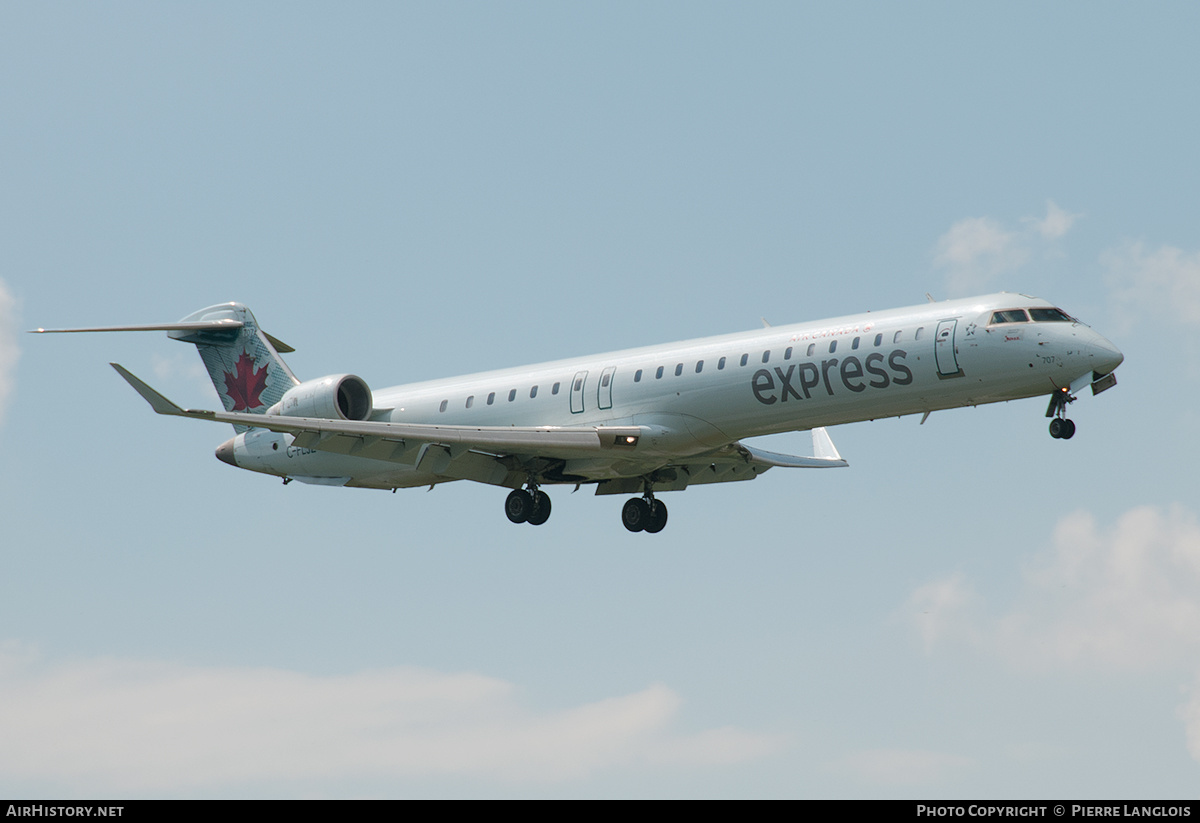 Aircraft Photo of C-FLJZ | Bombardier CRJ-705ER (CL-600-2D15) | Air Canada Express | AirHistory.net #272054