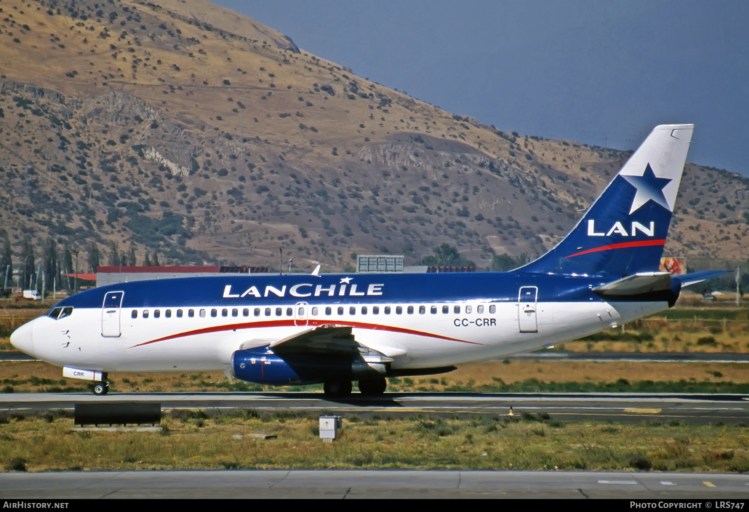 Aircraft Photo of CC-CRR | Boeing 737-230/Adv | LAN Chile - Línea Aérea Nacional | AirHistory.net #272292