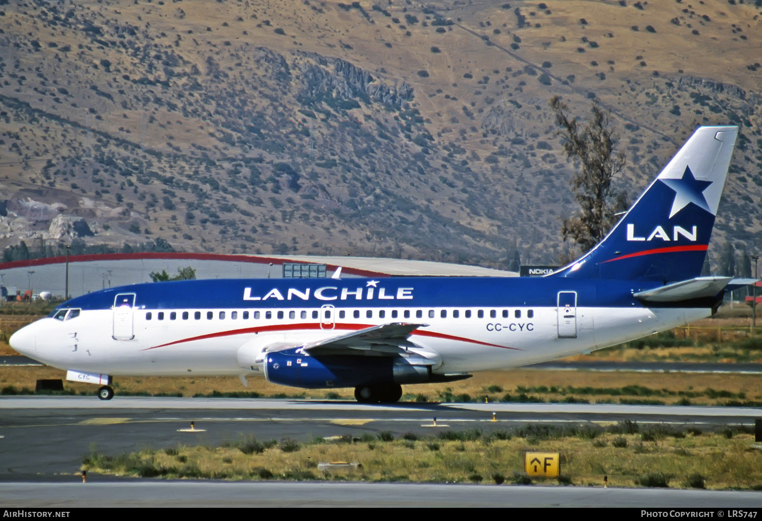 Aircraft Photo of CC-CYC | Boeing 737-219/Adv | LAN Chile - Línea Aérea Nacional | AirHistory.net #272296