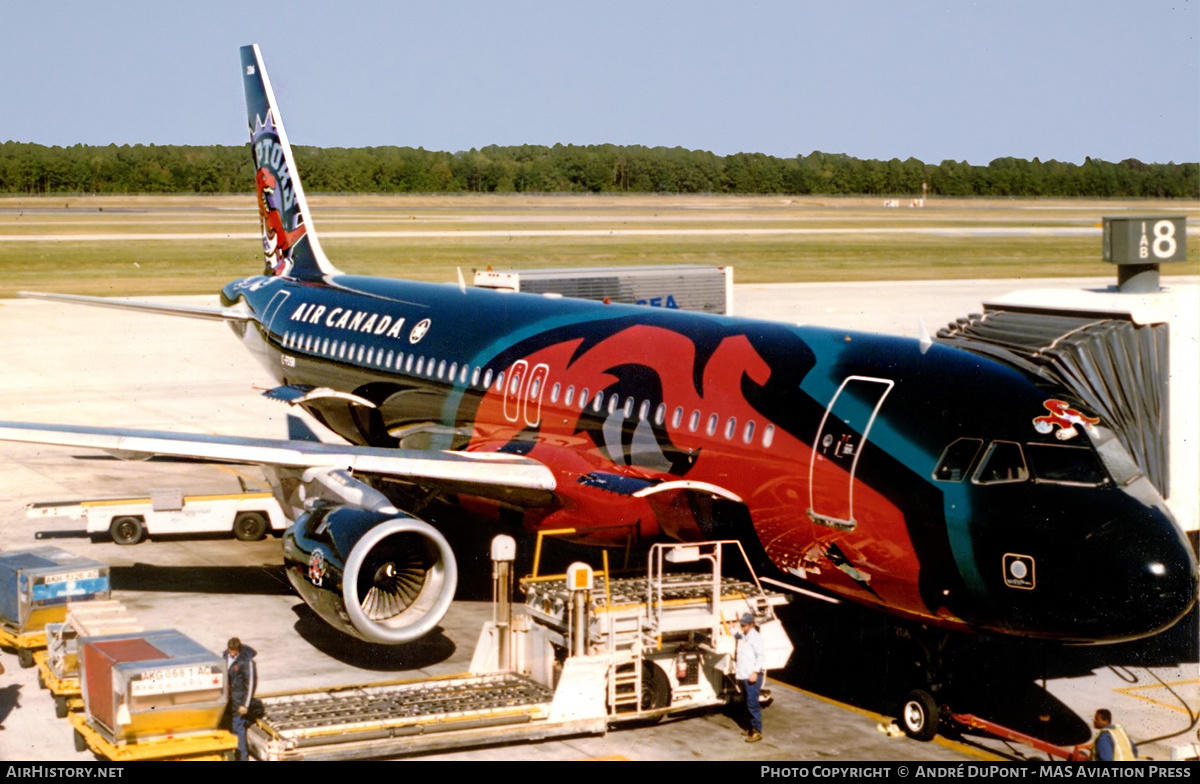 Aircraft Photo of C-FDSN | Airbus A320-211 | Air Canada | AirHistory.net #272336