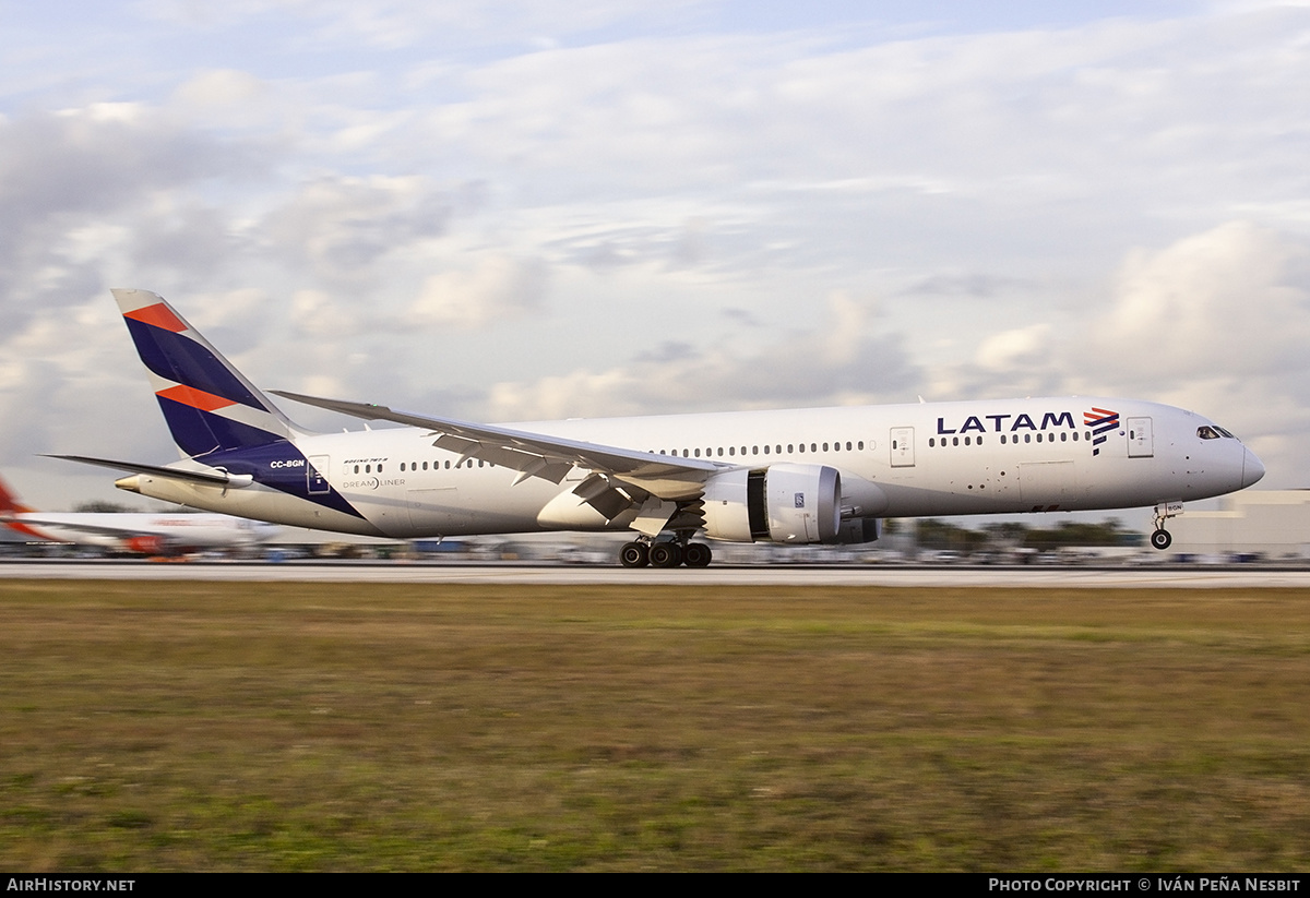 Aircraft Photo of CC-BGN | Boeing 787-9 Dreamliner | LATAM Airlines | AirHistory.net #272440
