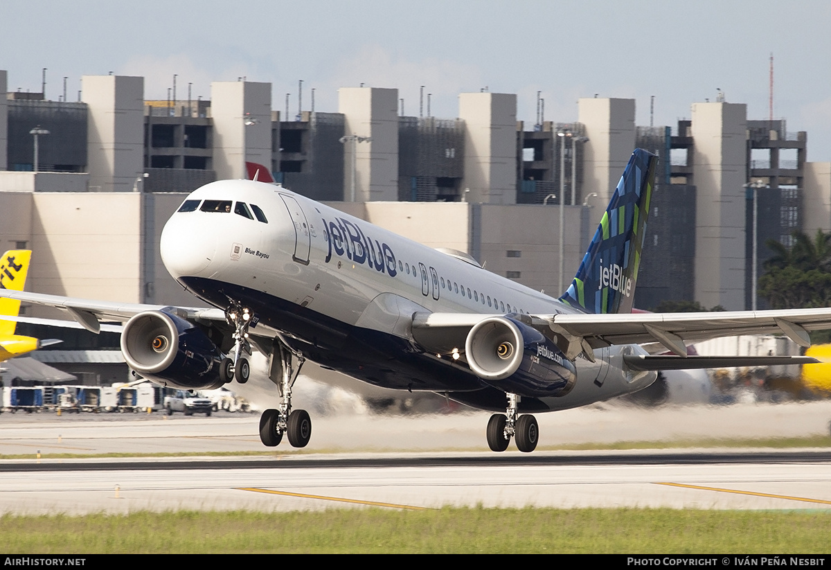 Aircraft Photo of N527JB | Airbus A320-232 | JetBlue Airways | AirHistory.net #272445