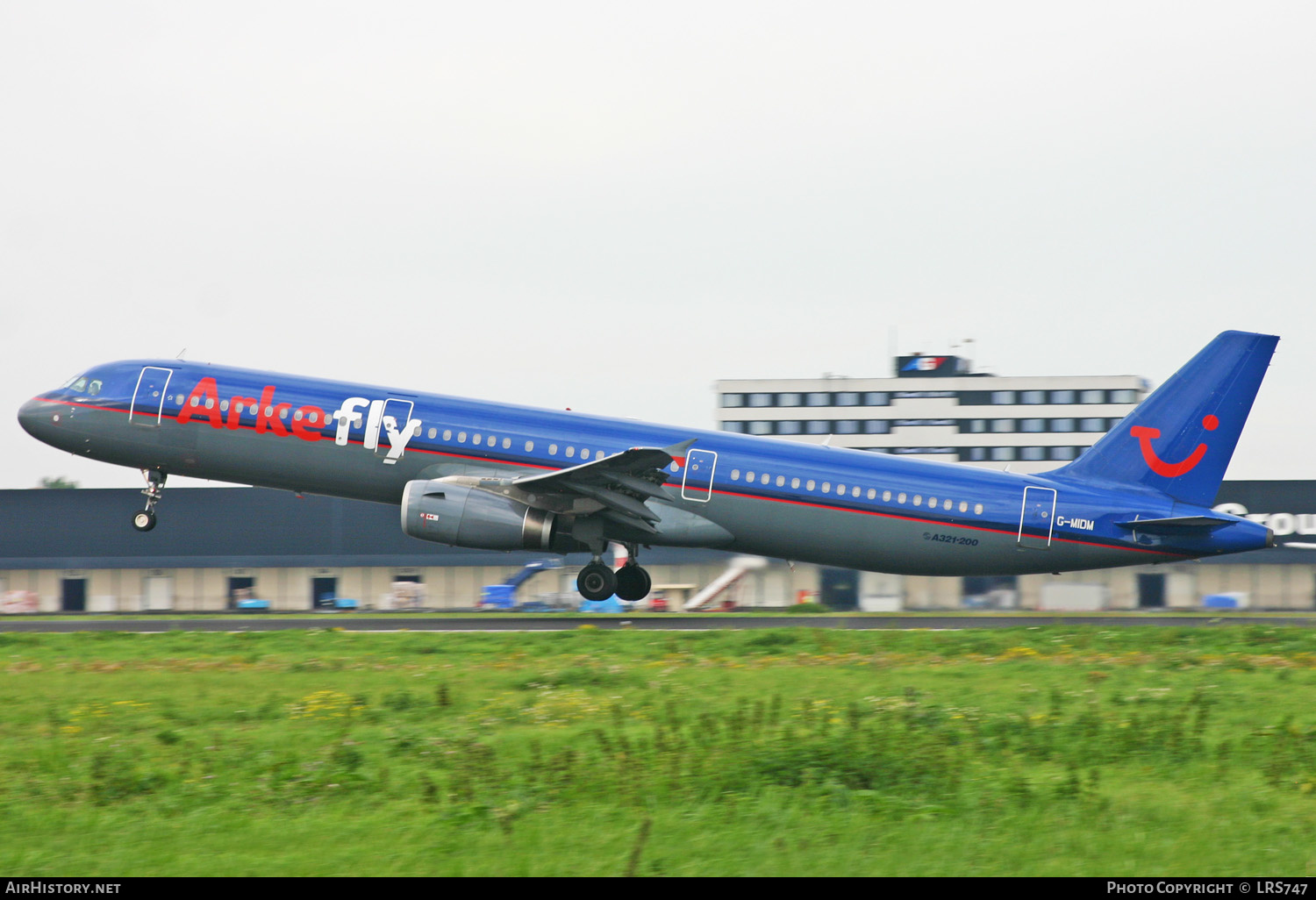 Aircraft Photo of G-MIDM | Airbus A321-231 | ArkeFly | AirHistory.net #272463