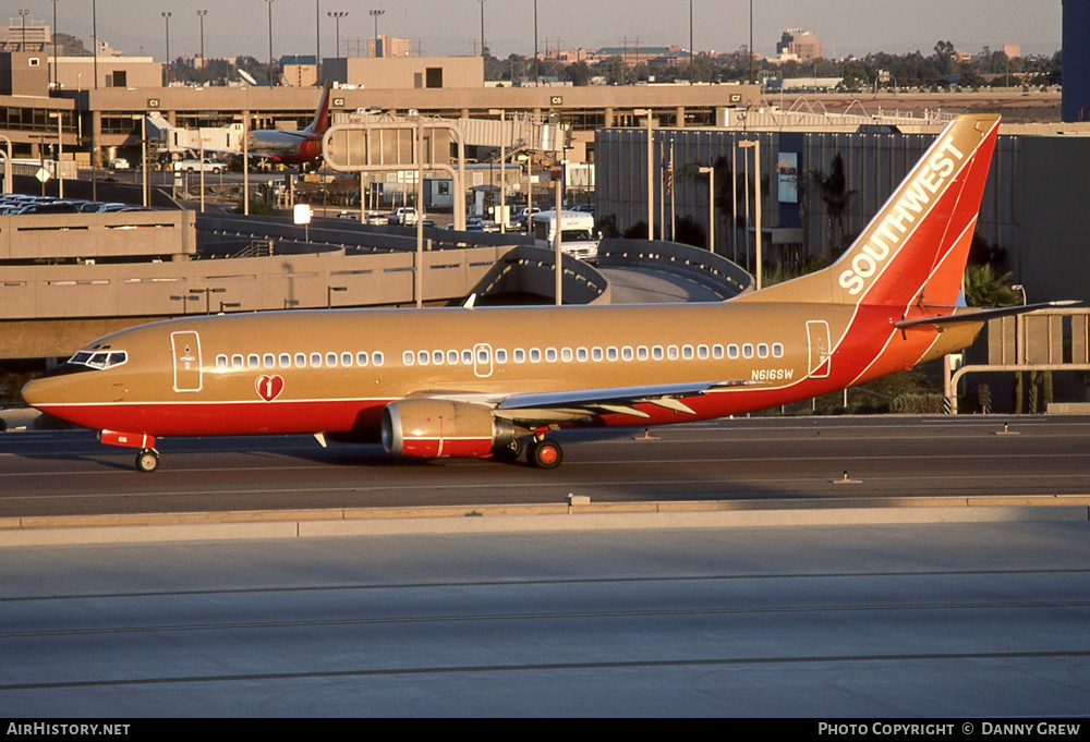 Aircraft Photo of N616SW | Boeing 737-3H4 | Southwest Airlines | AirHistory.net #272471