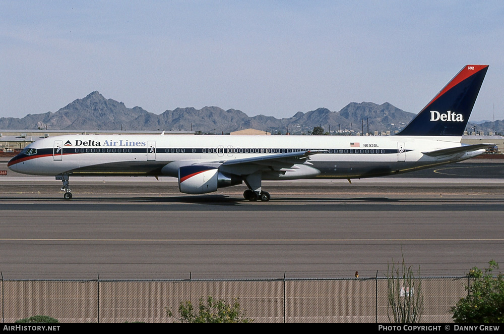 Aircraft Photo of N692DL | Boeing 757-232 | Delta Air Lines | AirHistory.net #272486