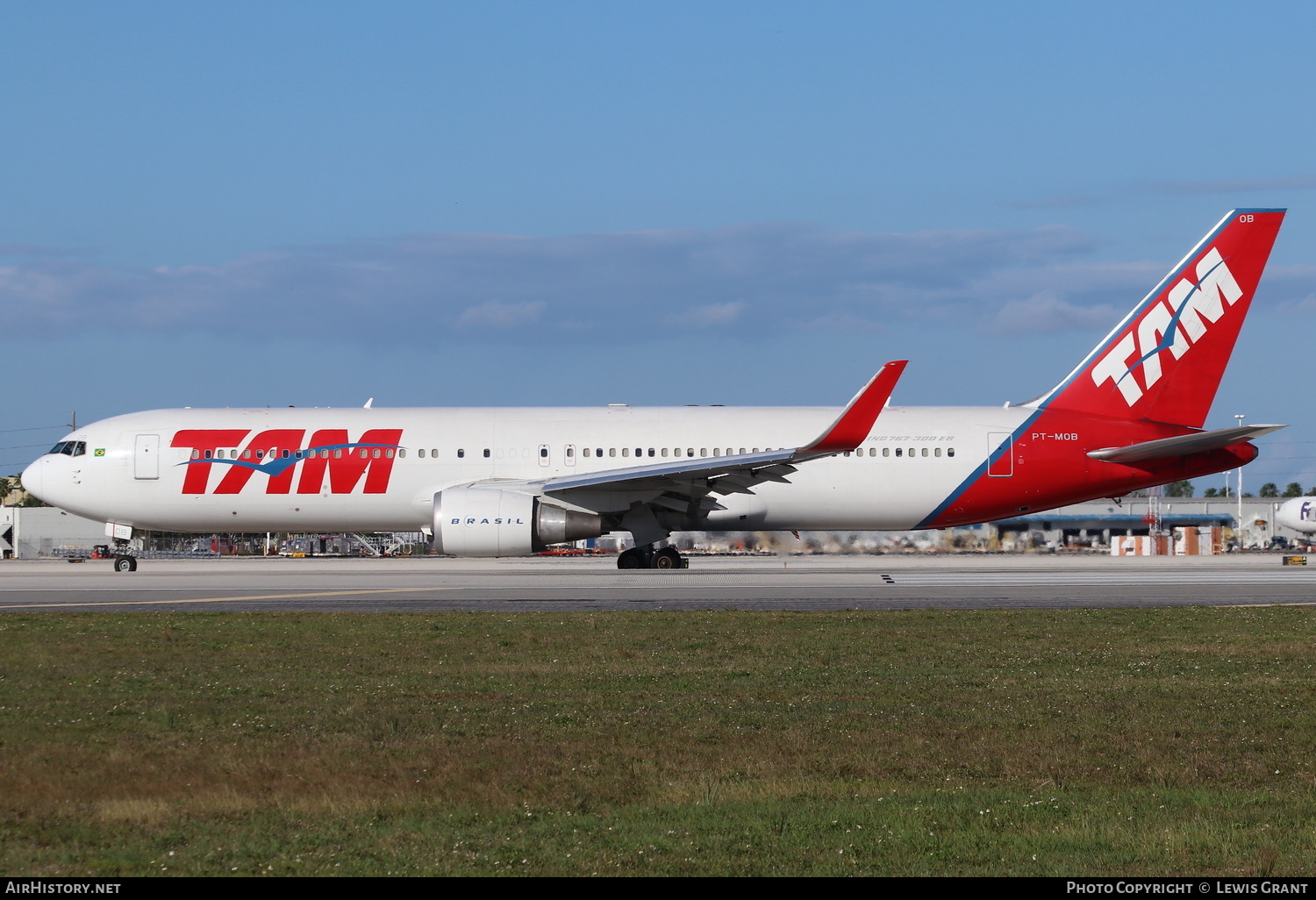 Aircraft Photo of PT-MOB | Boeing 767-316/ER | TAM Linhas Aéreas | AirHistory.net #272582