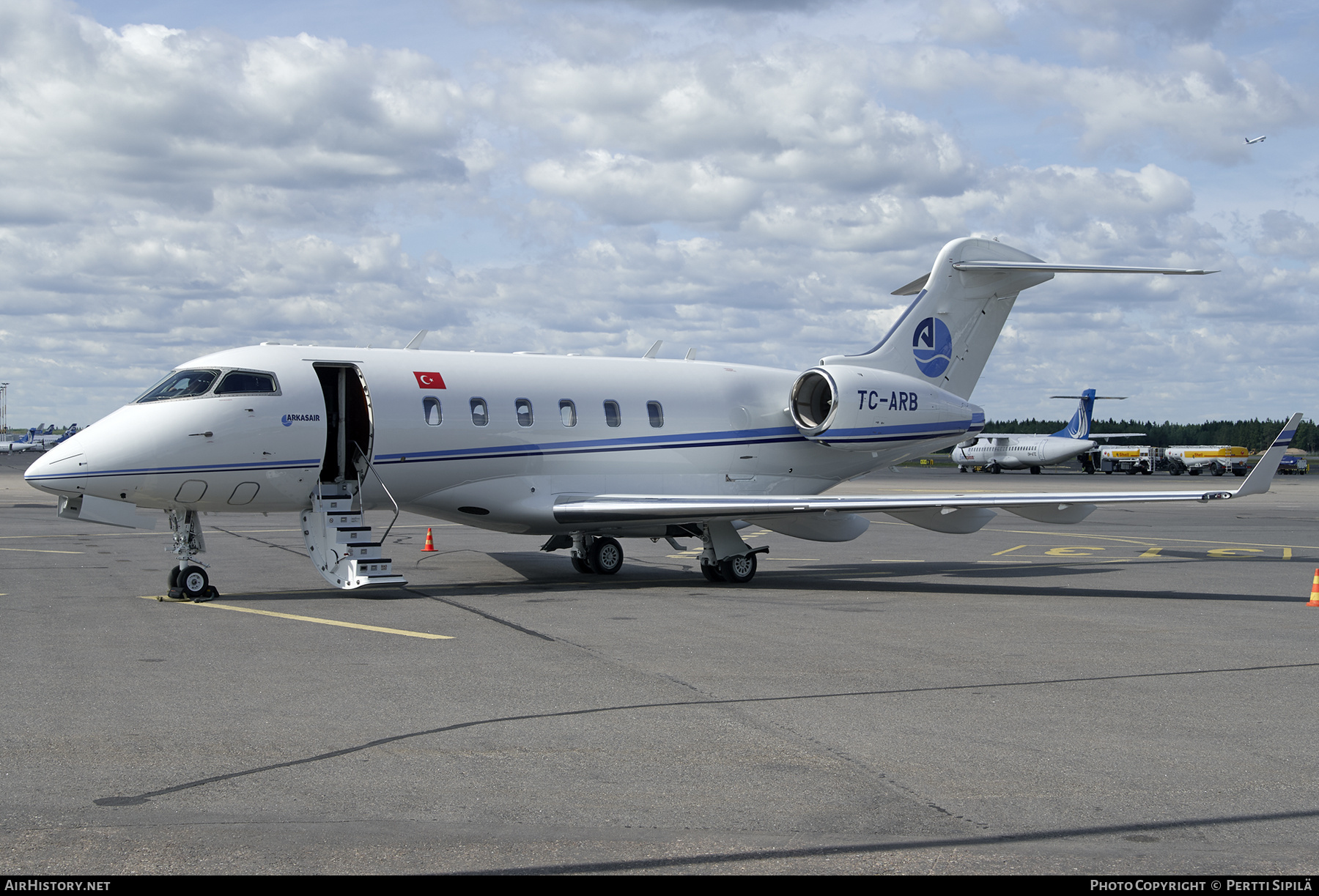 Aircraft Photo of TC-ARB | Bombardier Challenger 300 (BD-100-1A10) | Arkasair Aviation | AirHistory.net #272605