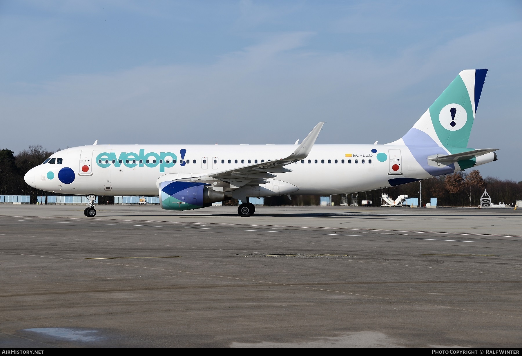 Aircraft Photo of EC-LZD | Airbus A320-214 | Evelop Airlines | AirHistory.net #272738