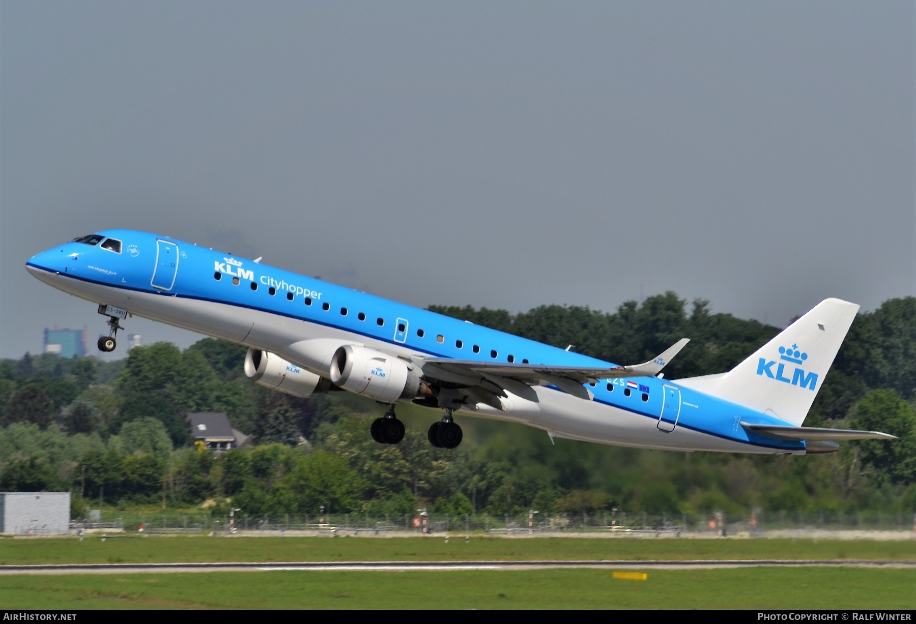 Aircraft Photo of PH-EZS | Embraer 190STD (ERJ-190-100STD) | KLM Cityhopper | AirHistory.net #272871