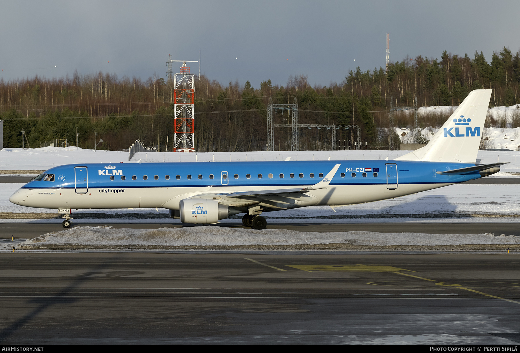 Aircraft Photo of PH-EZI | Embraer 190STD (ERJ-190-100STD) | KLM Cityhopper | AirHistory.net #272921