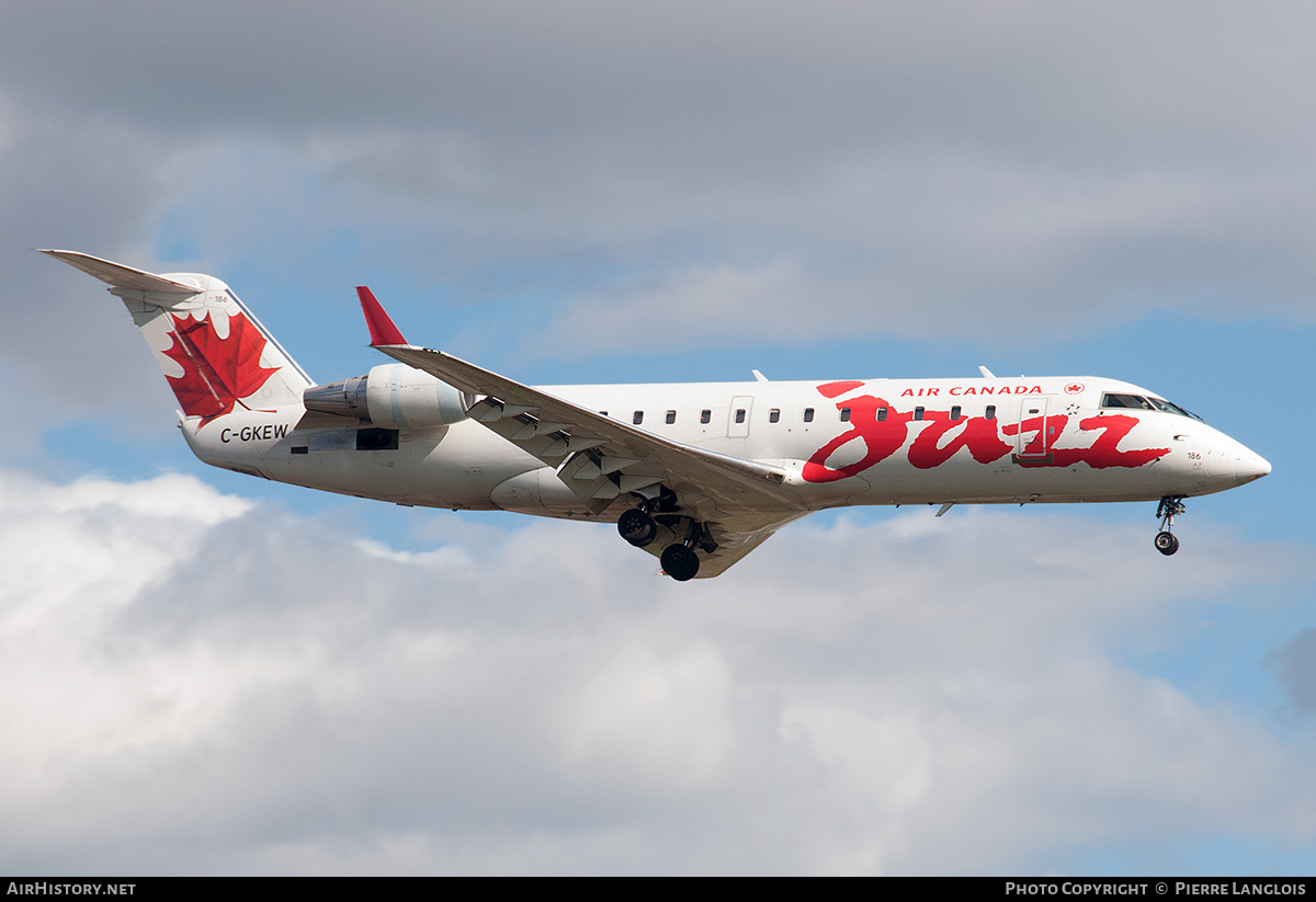Aircraft Photo of C-GKEW | Bombardier CRJ-200LR (CL-600-2B19) | Air Canada Jazz | AirHistory.net #273014