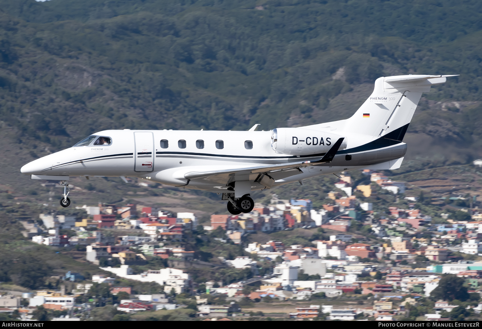 Aircraft Photo of D-CDAS | Embraer EMB-505 Phenom 300 | AirHistory.net #273061