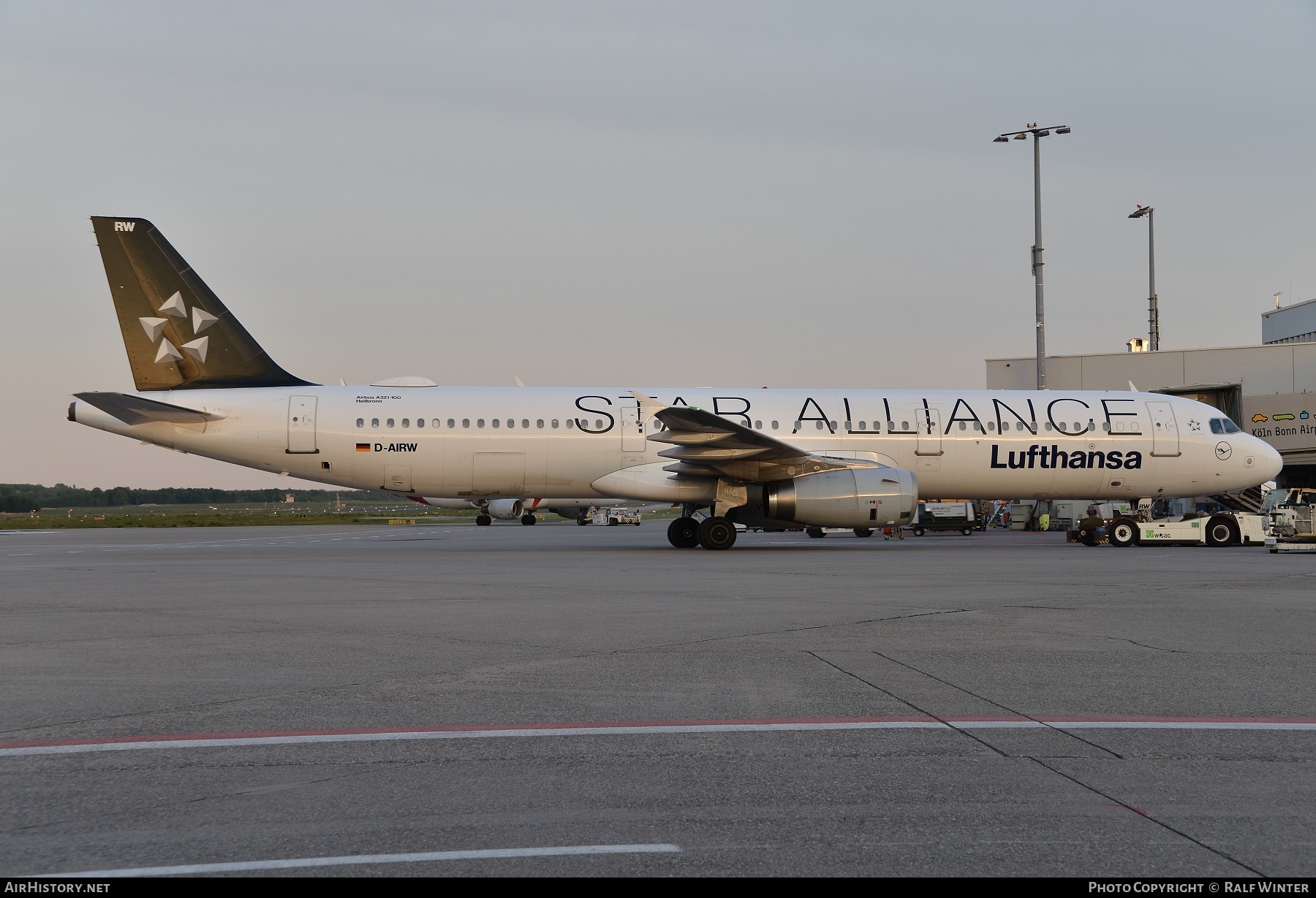 Aircraft Photo of D-AIRW | Airbus A321-131 | Lufthansa | AirHistory.net #273090