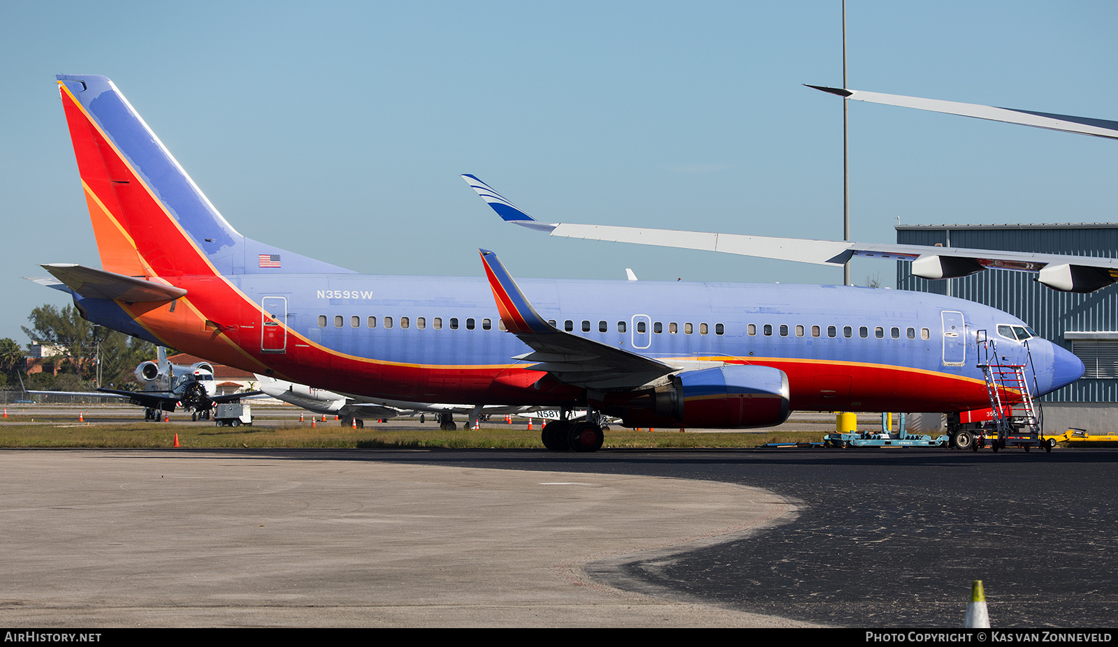 Aircraft Photo of N359SW | Boeing 737-3H4 | AirHistory.net #273097