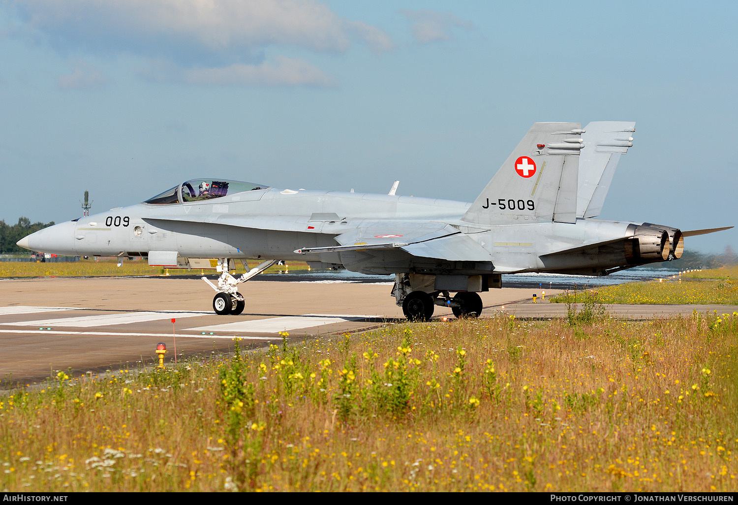 Aircraft Photo of J-5009 | McDonnell Douglas F/A-18C Hornet | Switzerland - Air Force | AirHistory.net #273400