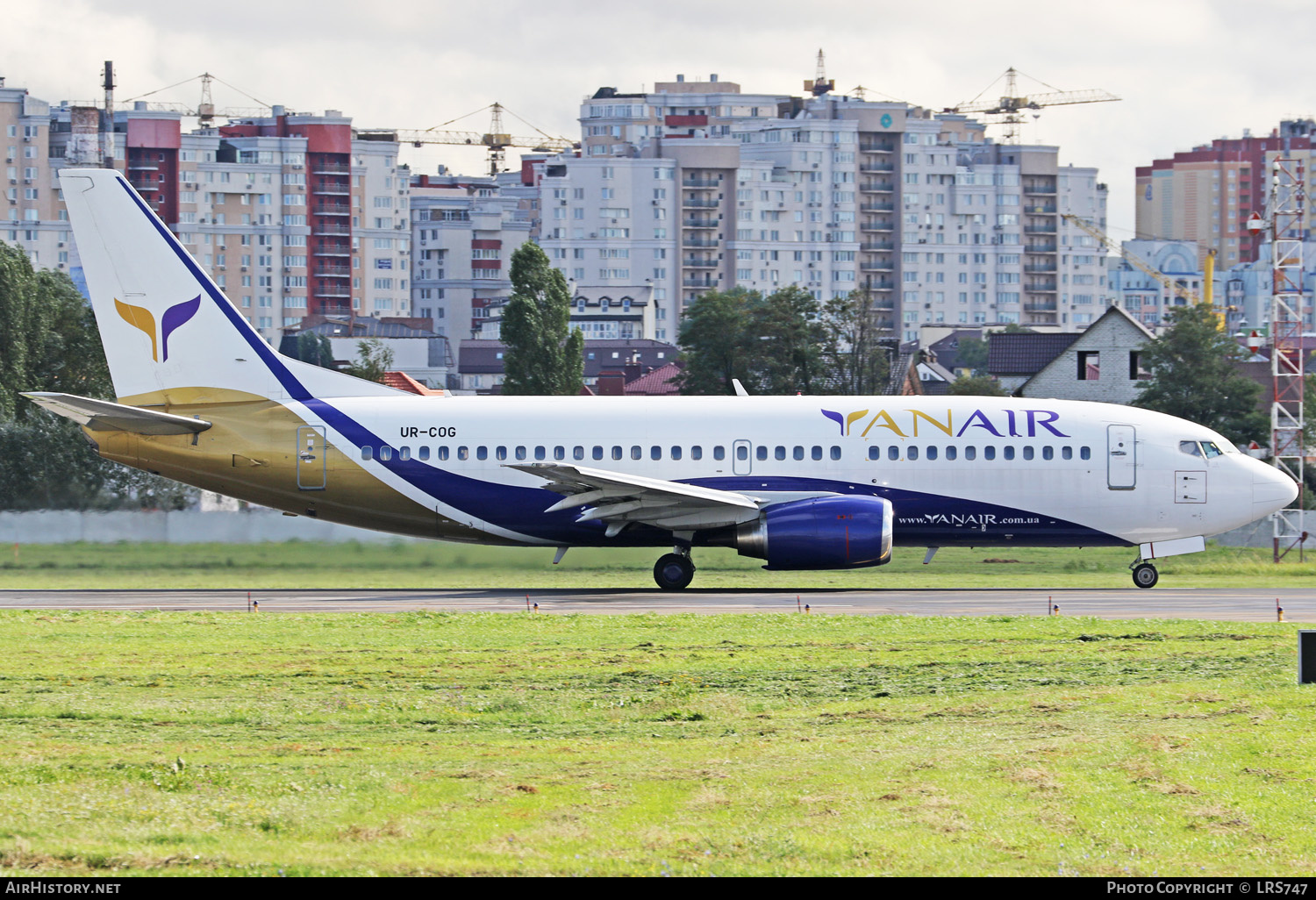 Aircraft Photo of UR-COG | Boeing 737-301 | YanAir | AirHistory.net #273460