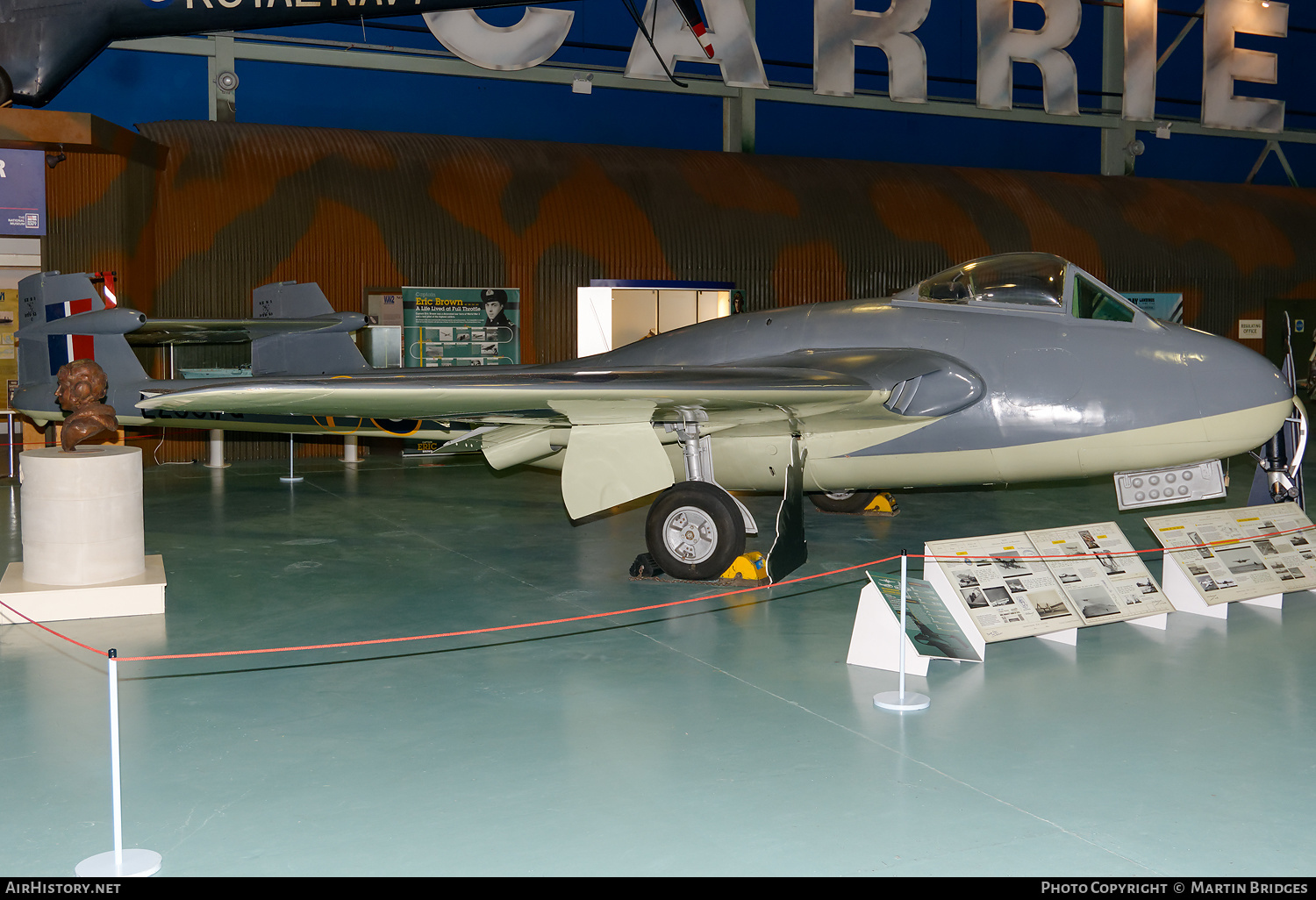 Aircraft Photo of LZ551 / LZ551/G | De Havilland D.H. 100 Sea Vampire F1 | UK - Navy | AirHistory.net #273466
