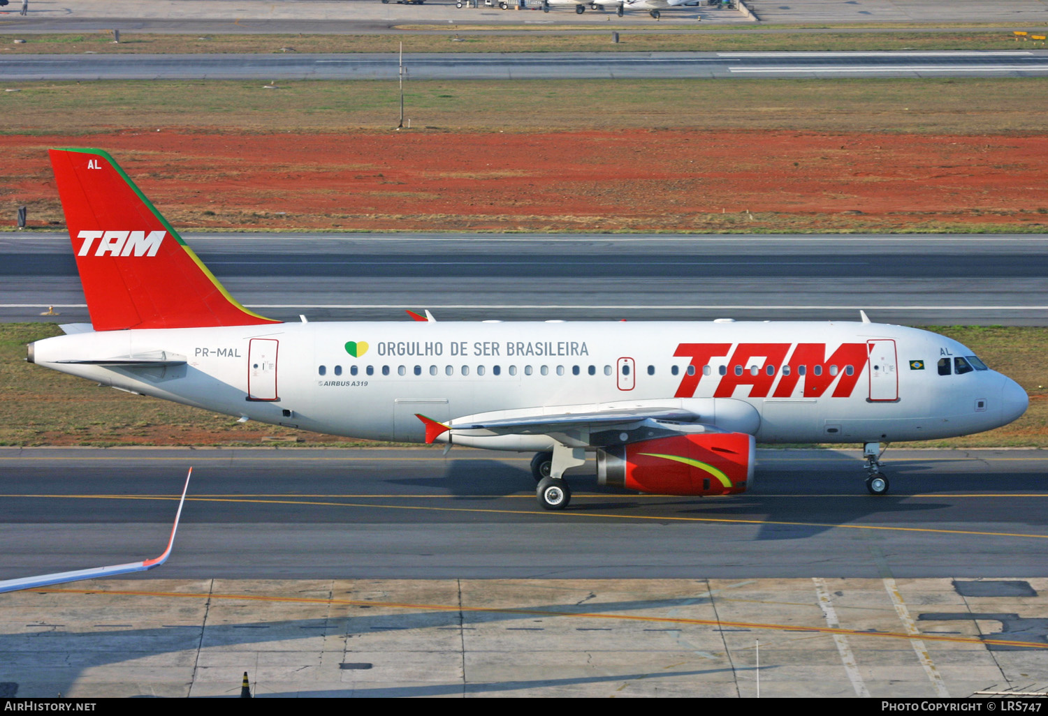 Aircraft Photo of PR-MAL | Airbus A319-132 | TAM Linhas Aéreas | AirHistory.net #273557